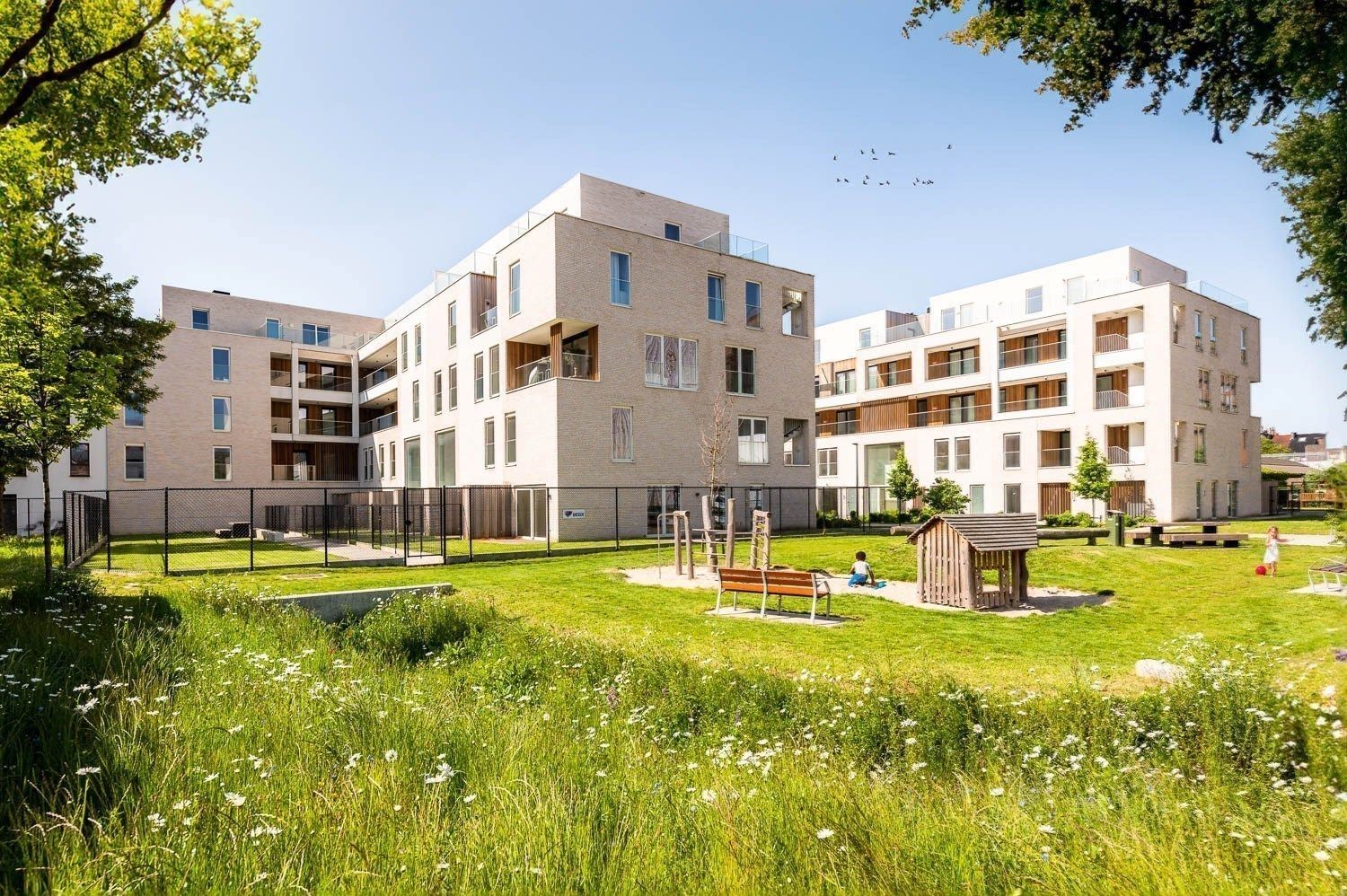 Ruim en energiezuinig appartement met twee slaapkamers op toplocatie in Gent foto 1