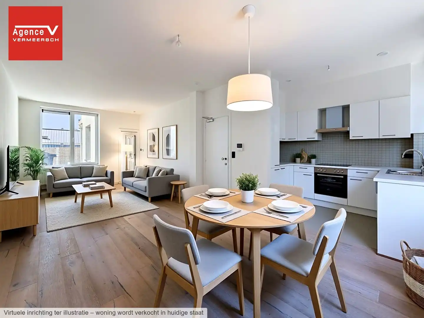 Instapklaar 3-slaapkamerappartement aan het Heilig-Hartplein. foto {{pictureIndex}}