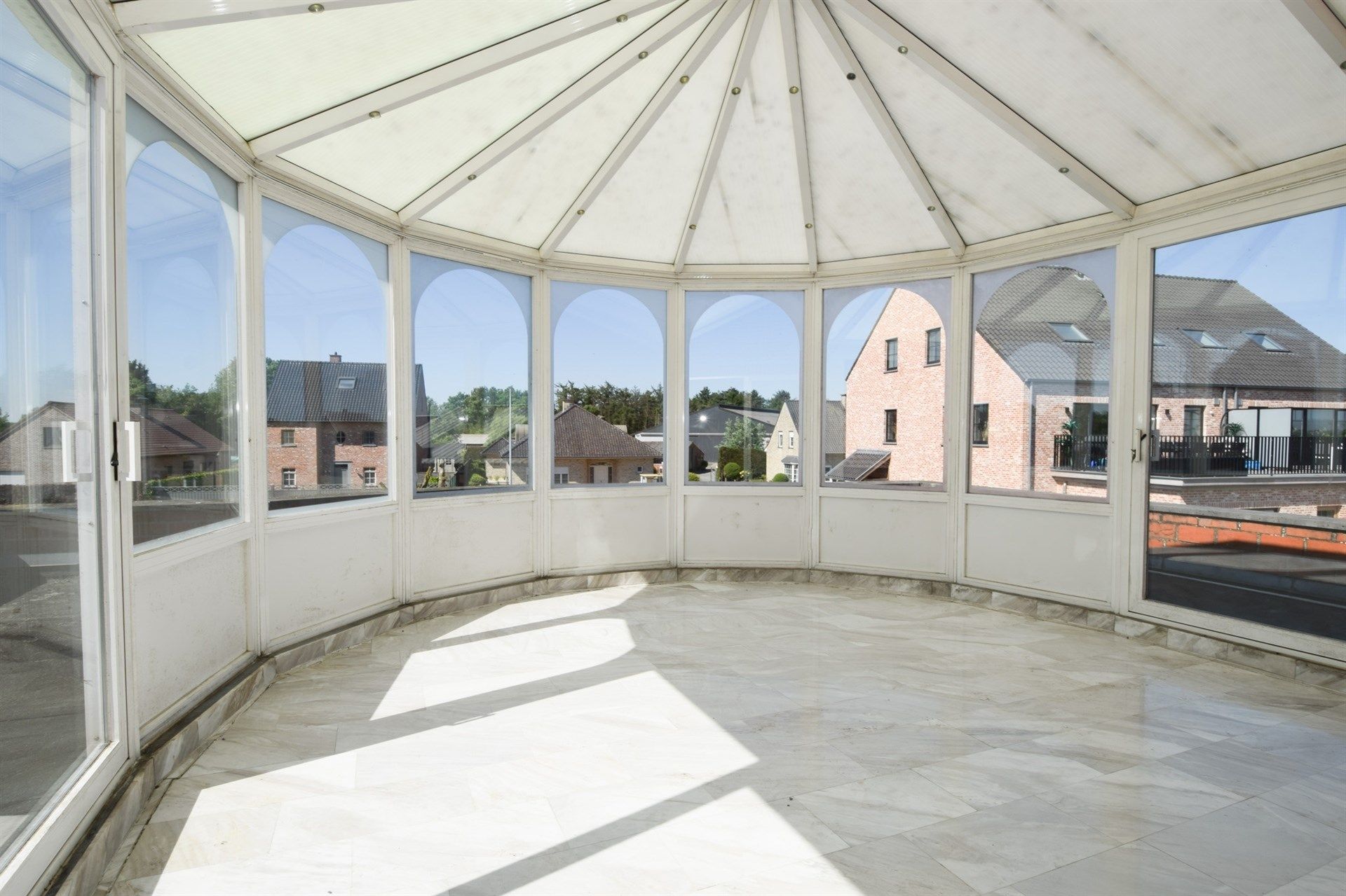 Ruime, op te frissen villa woning op een mooi perceel van 1.583m² foto 12