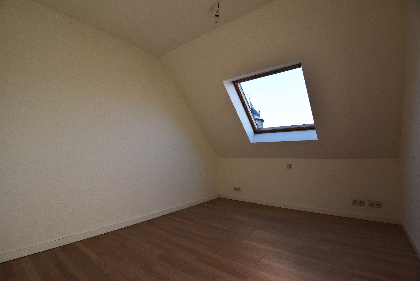 Duplex appartement met 3 slaapkamers en balkon te Adegem Dorp. foto 10