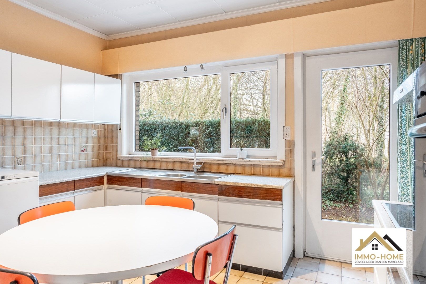 Rustig gelegen op te frissen open bebouwing nabij het centrum! foto 14