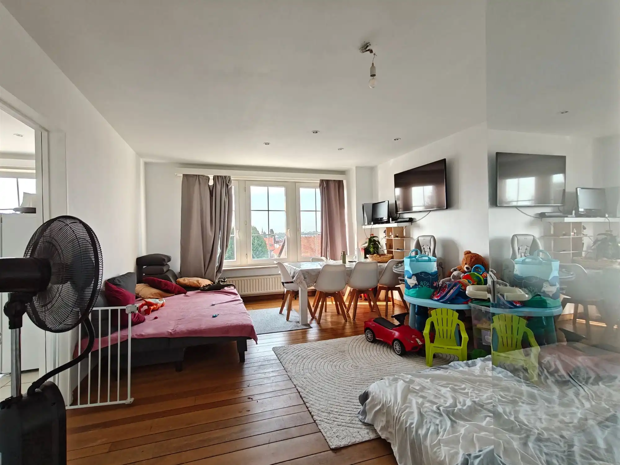 2 slaapkamers appartement met terras foto 5