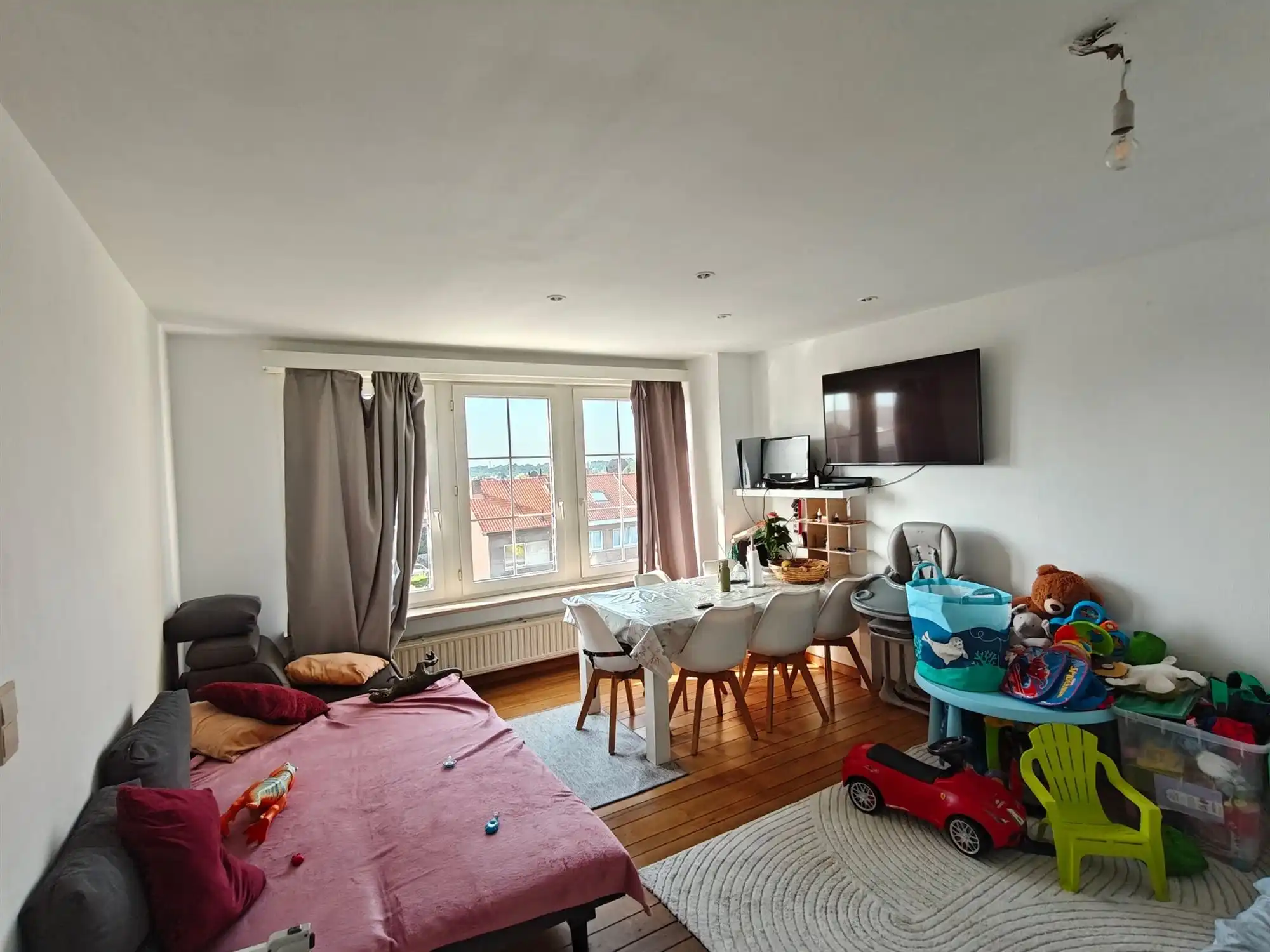 2 slaapkamers appartement met terras foto 5