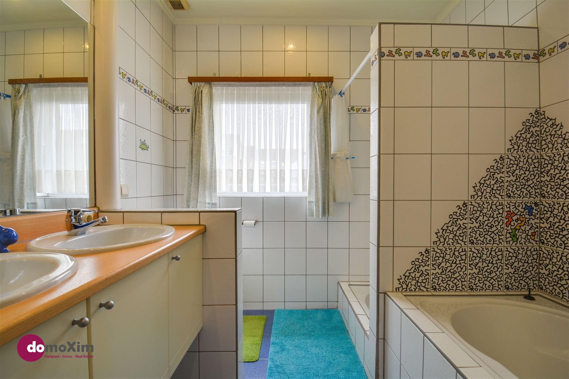 Ruime gezinswoning met centrale en rustige ligging in een residentiële villawijk foto 17