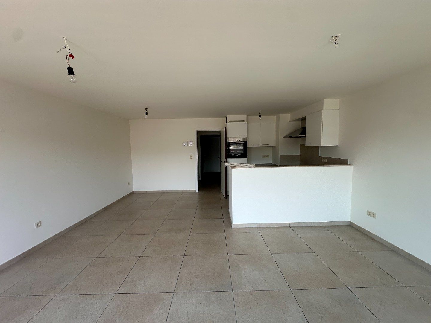 Ruim duplexappartement vlak bij het centrum van Roeselare foto 2