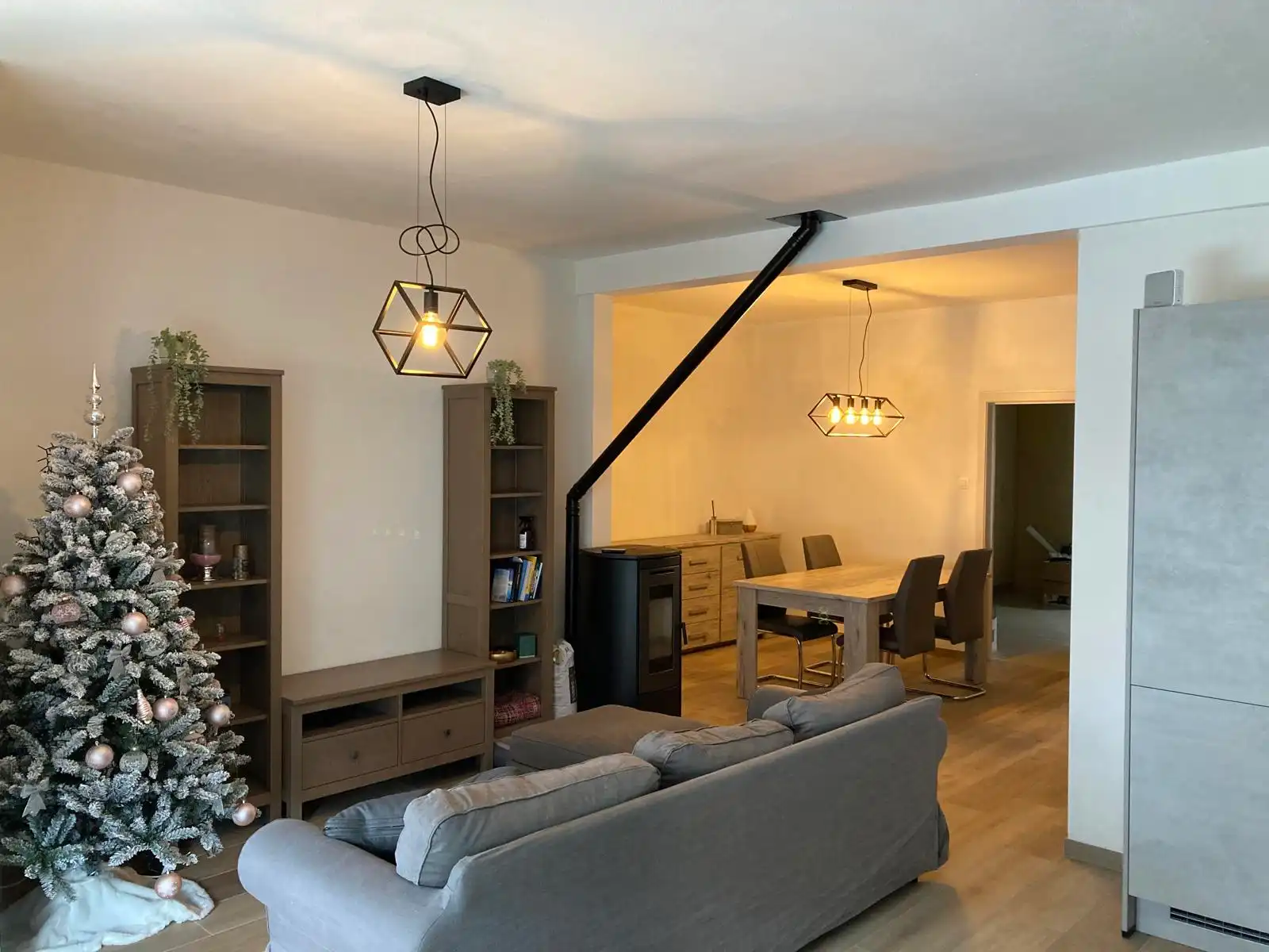 SCHELLEBELLE - Gelijkvloers appartement met tuintje. foto 4