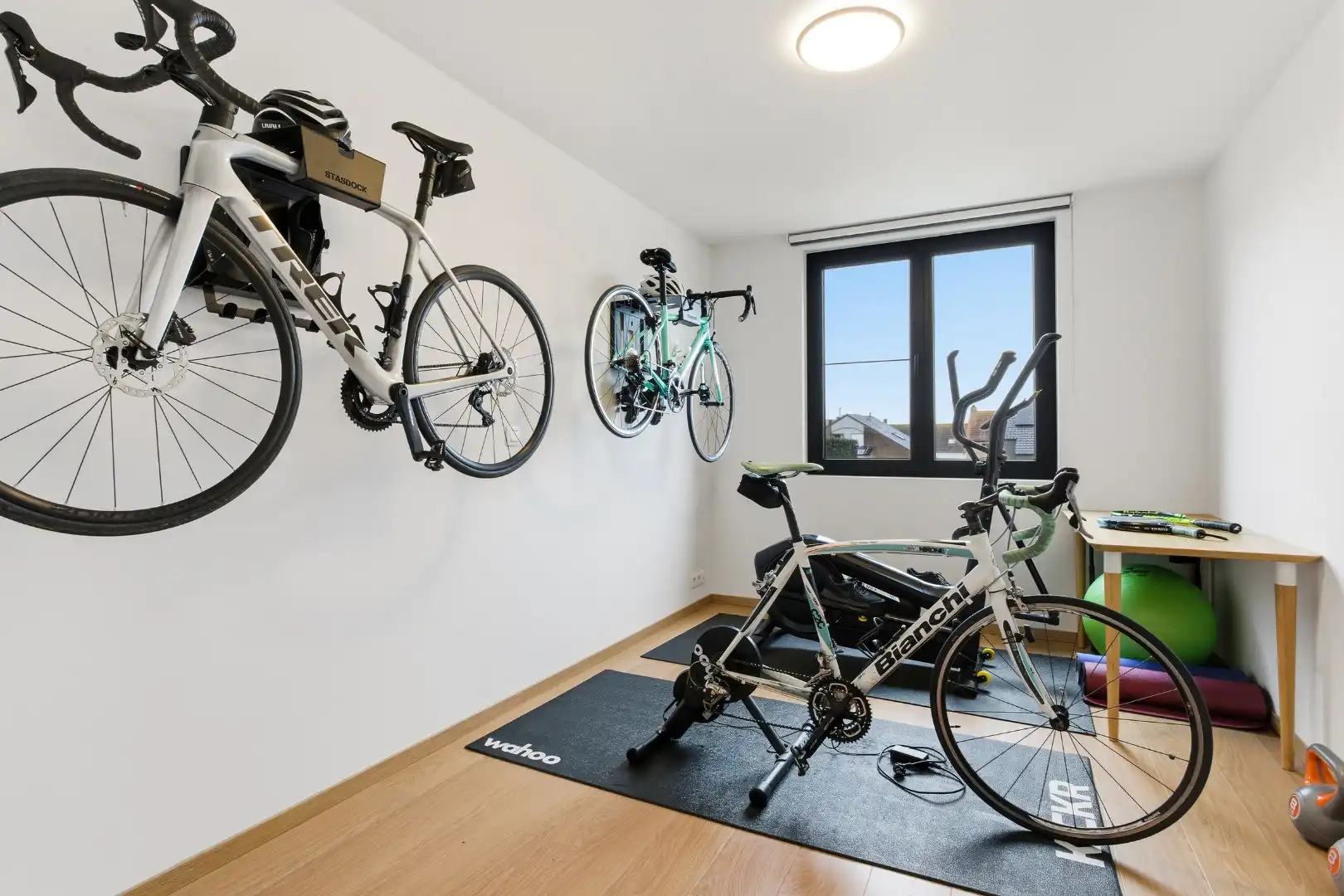 Woning met 4 kamers, 2 badkamers en 2 garages foto 12