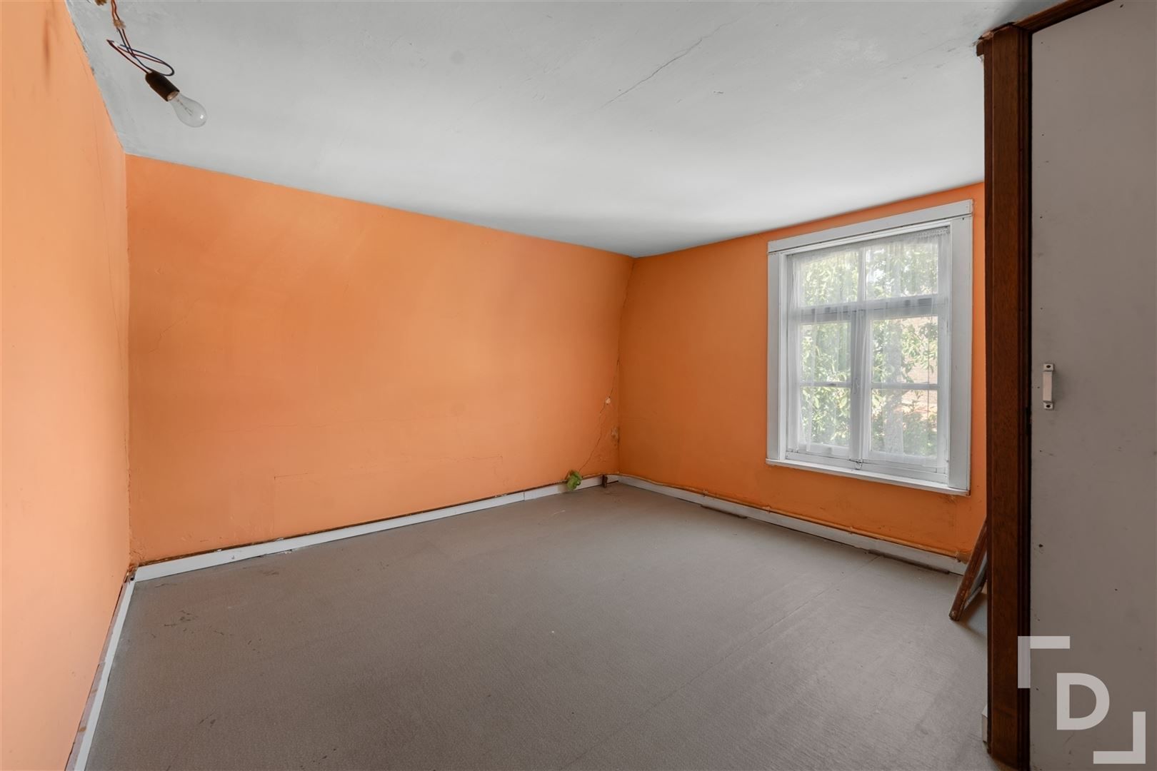 Ruime te renoveren woning te koop in Geluveld. foto 20