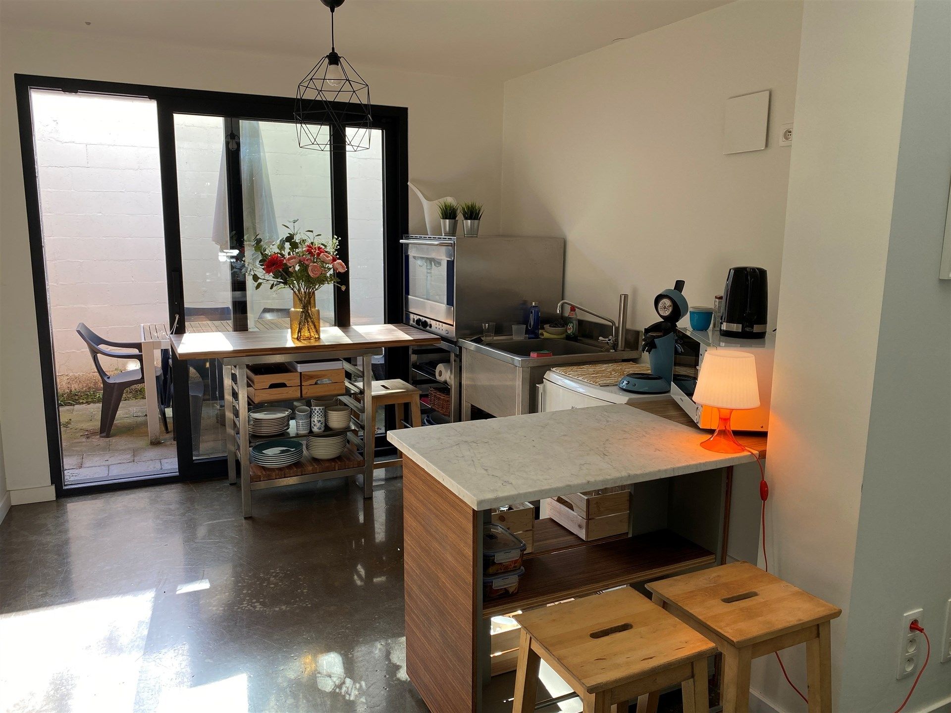 Gelijkvloerse kantoorruimte met kelder en terras. foto 16