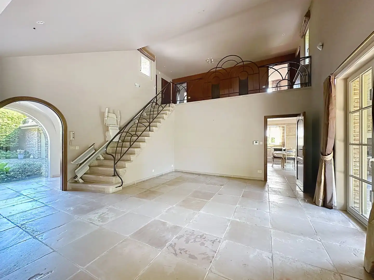 Exclusieve Spaanse villa welgelegen nabij de duinen en de zee. foto 6