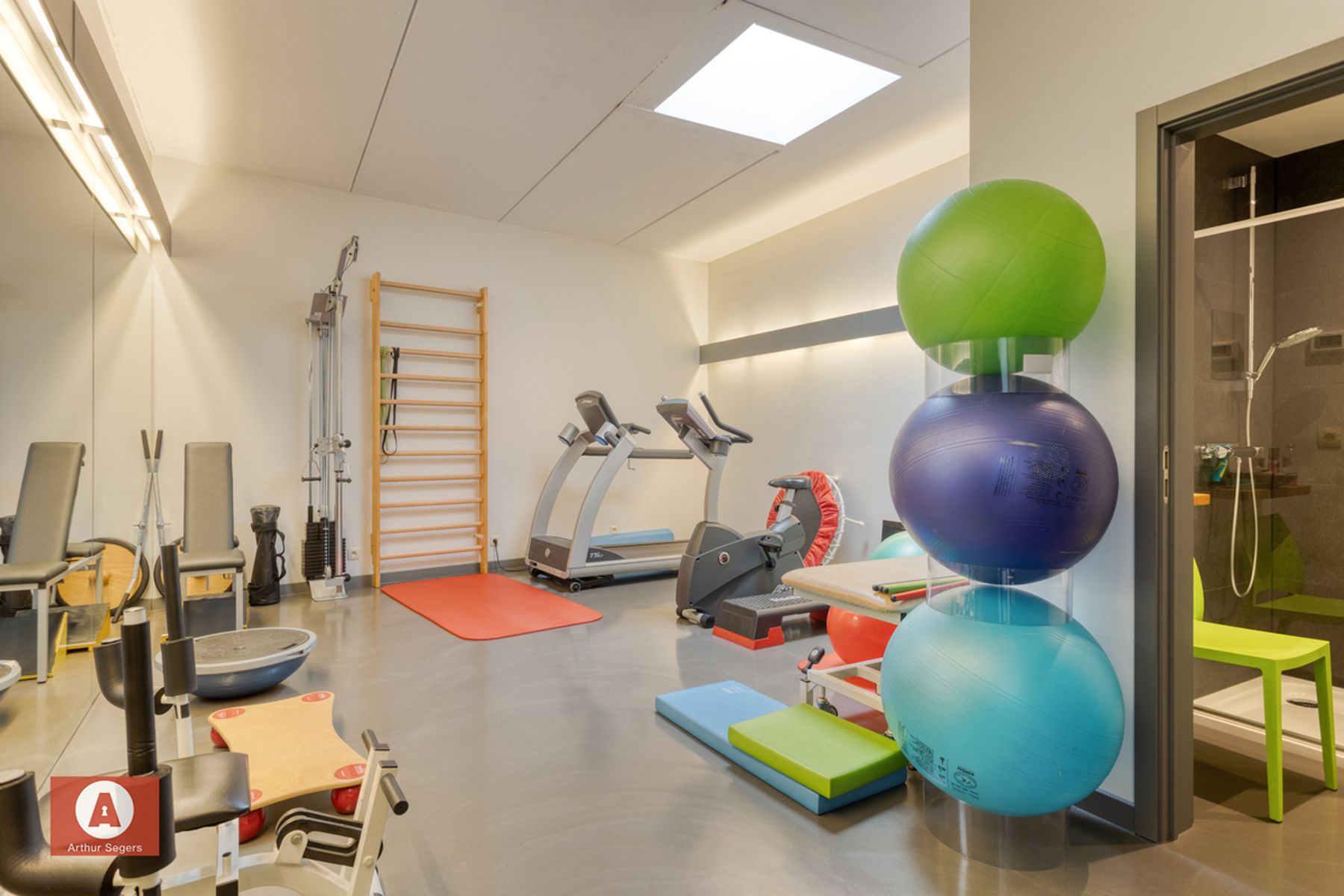 Energiezuinige handelsruimte + 3 privé auto-parkeer-plaatsen foto 16