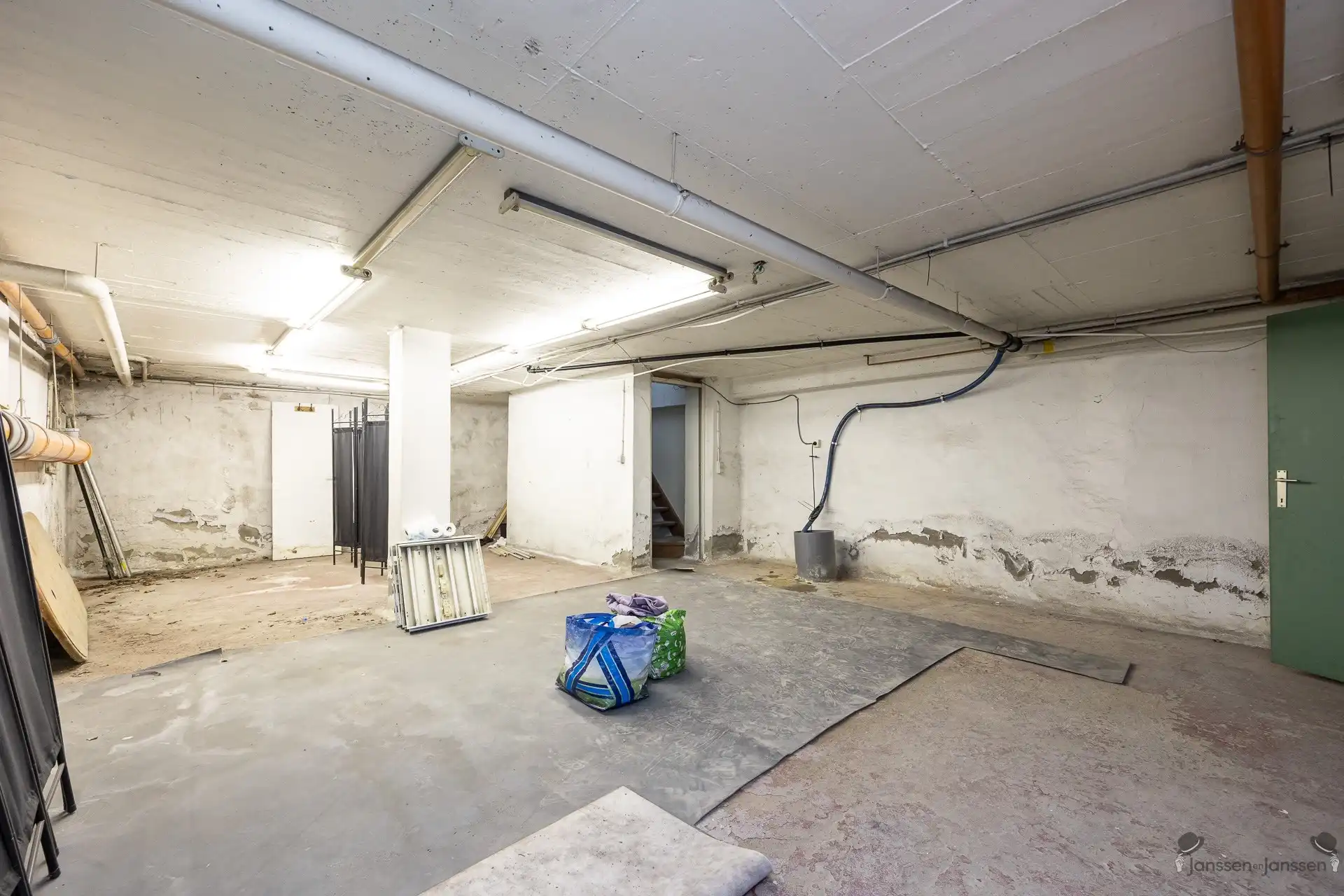 Polyvalente handelsruimte met veel mogelijkheden op toplocatie! foto 15