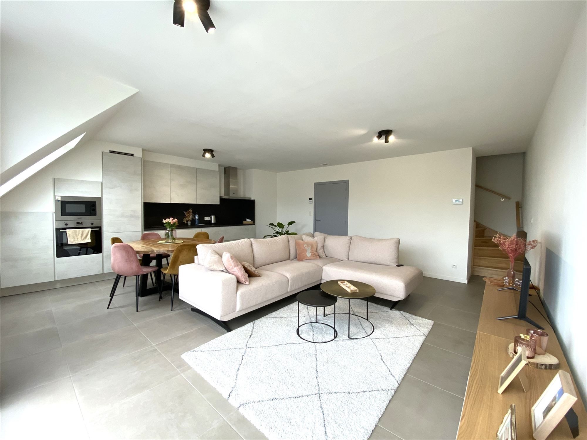 Duplex appartement met 1 slaapkamer, centrum Ertvelde  foto 2