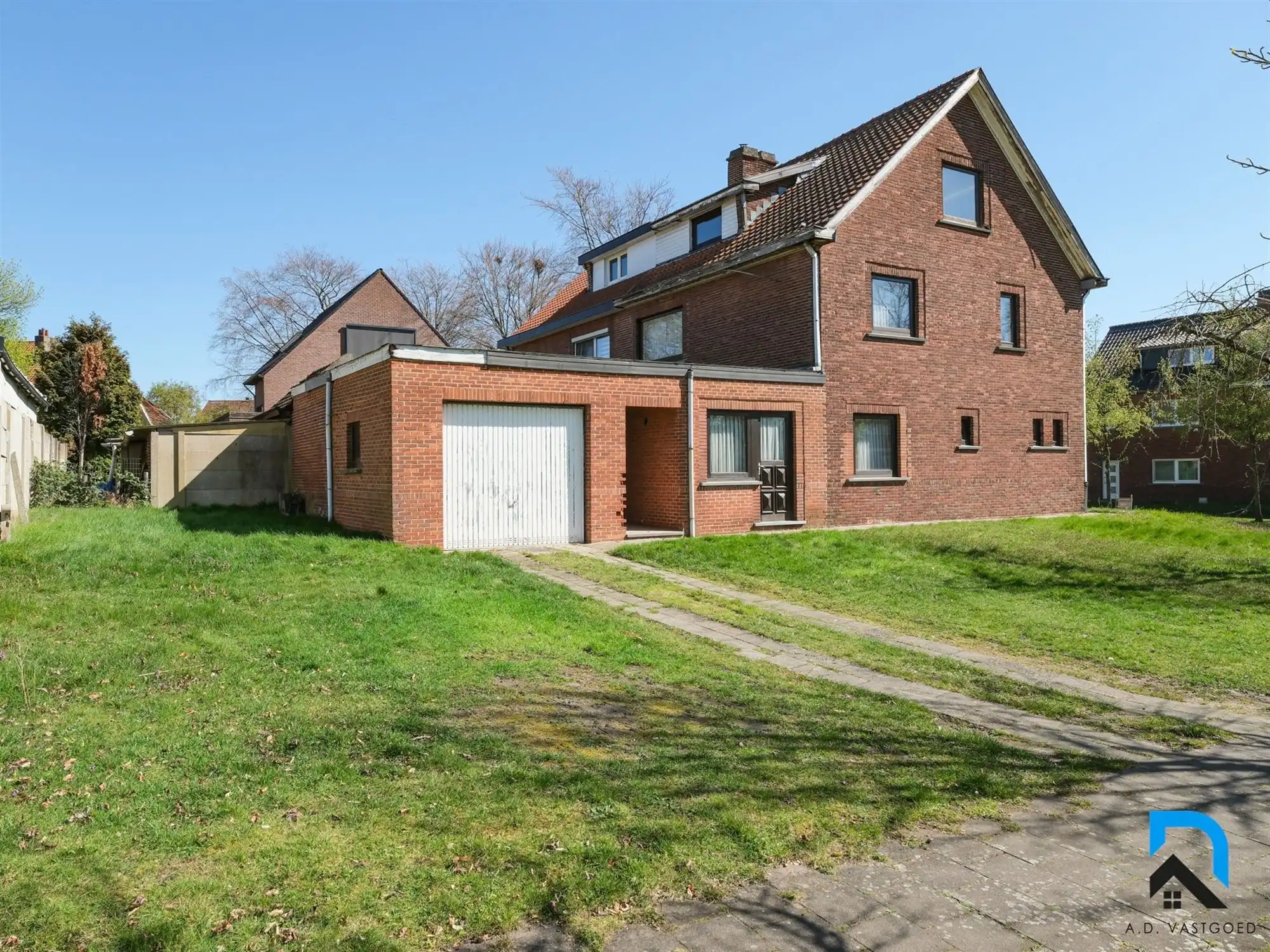 Te renoveren woning met 5 slaapkamers in Vlakveld foto 5