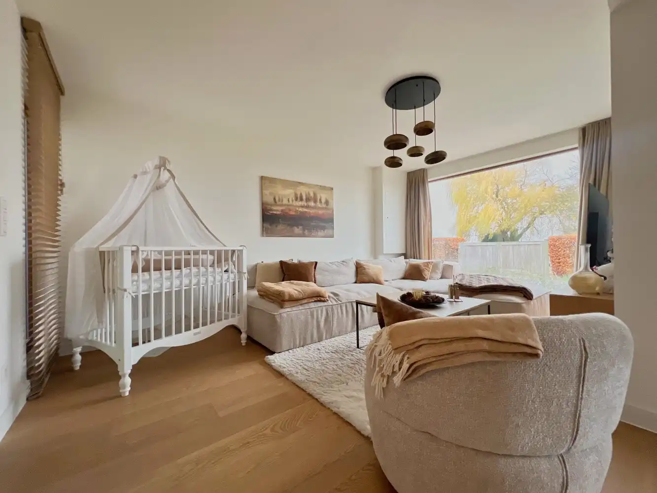 Kwalitatief vernieuwde woning met zonnige tuin (1004m²) foto 2