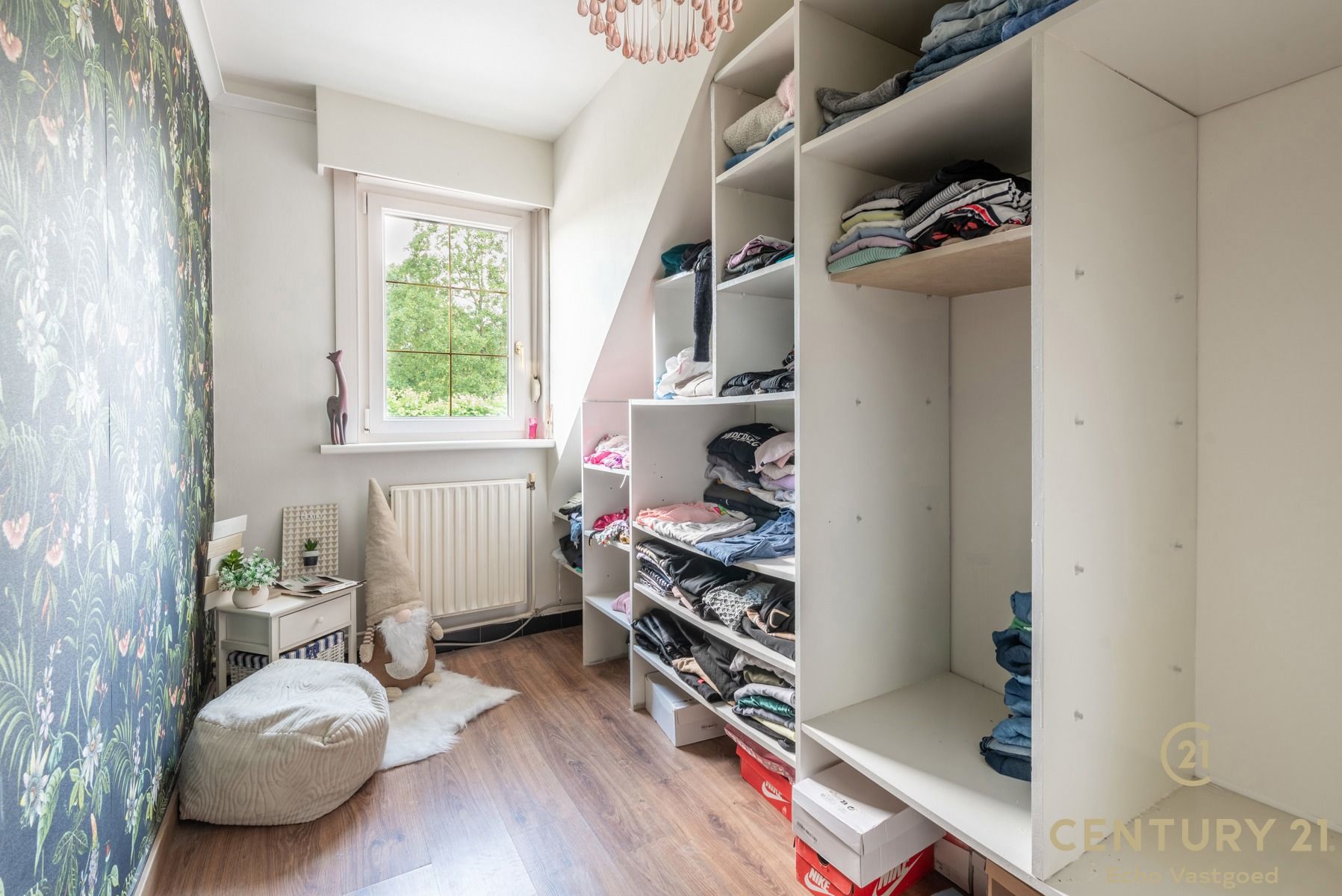 Charmante deels gerenoveerde woning met gezellige tuin foto 17