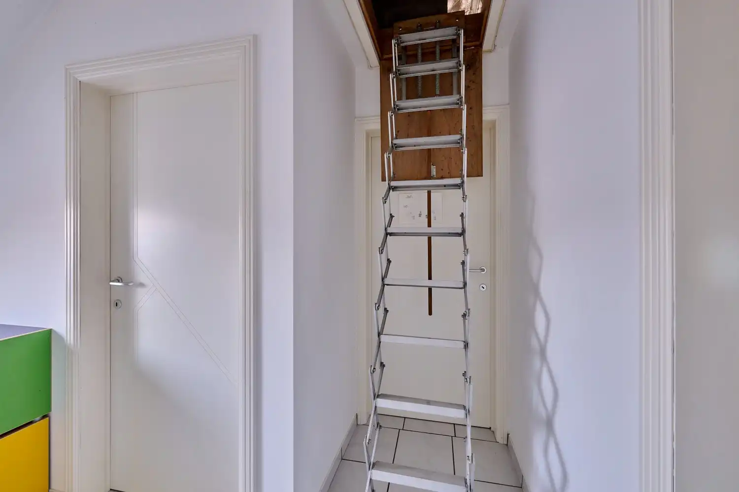 Heel goed onderhouden landhuis met inpandige garage en 3 ruim bemeten slaapkamers in landelijke omgeving foto 20