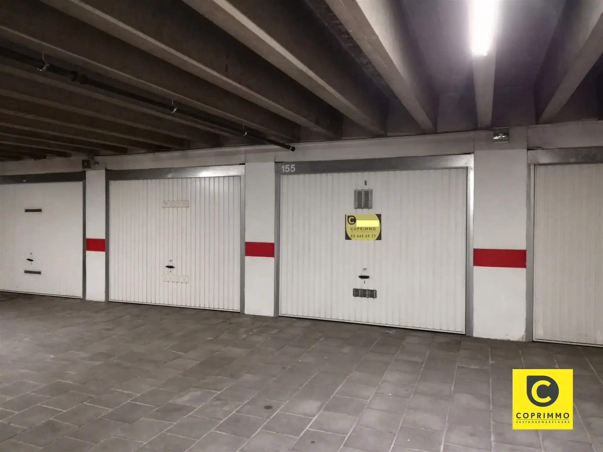 Garagebox met elektrische poort! foto 2