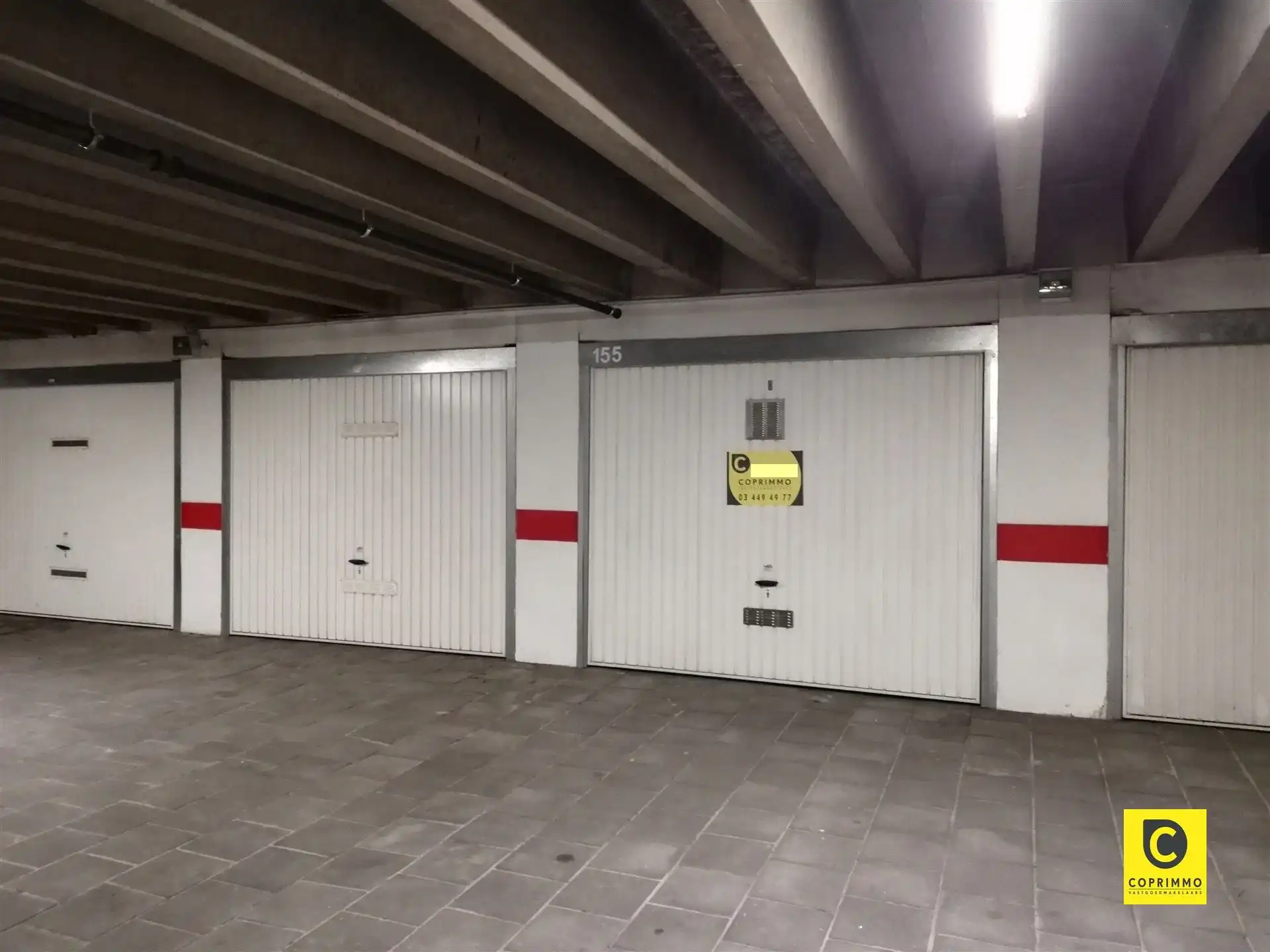 Garagebox met elektrische poort! foto 2