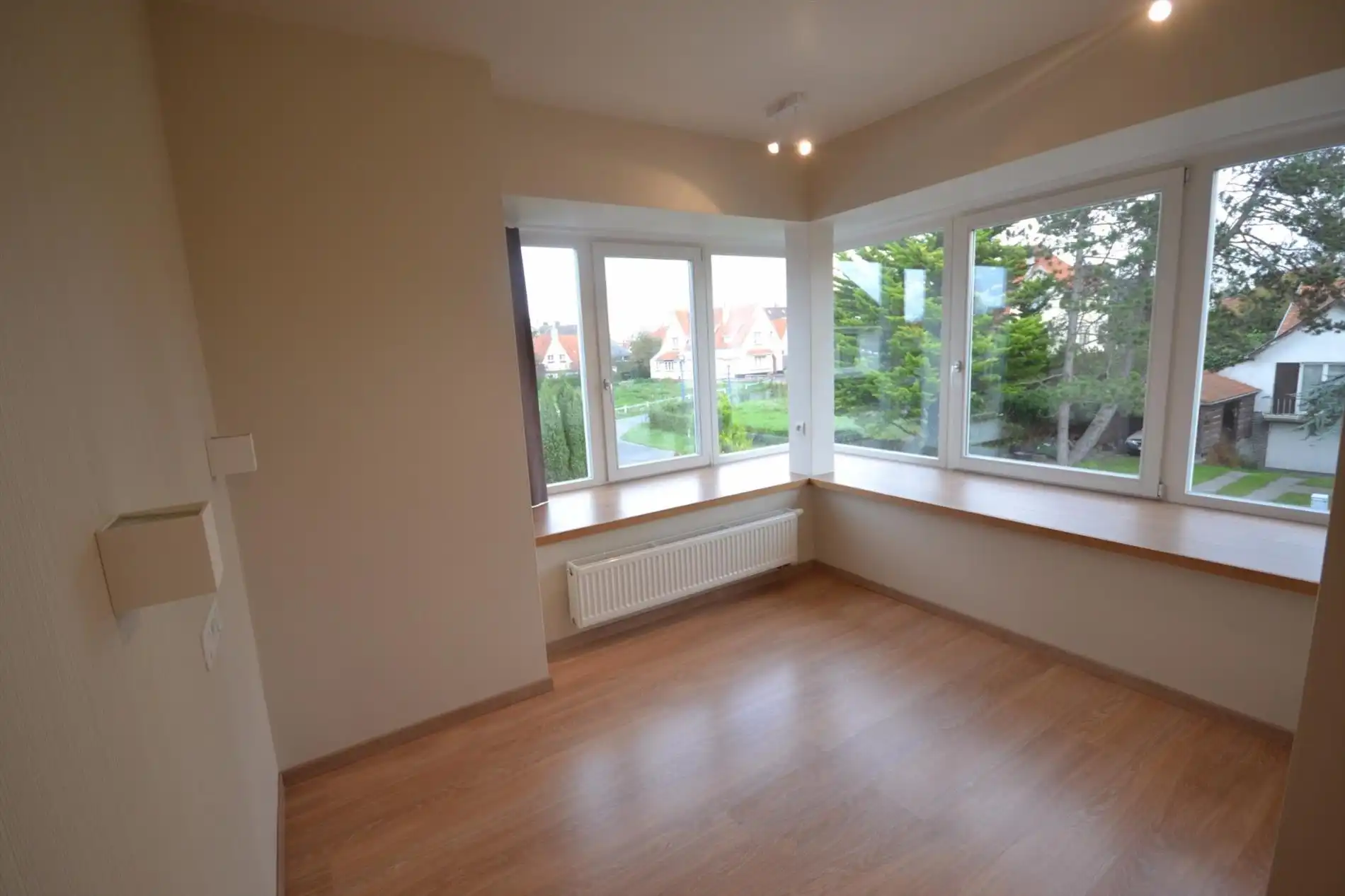 Prachtige moderne hoekwoning met terras, garage en 2 slaapkamers te Koksijde  foto 9