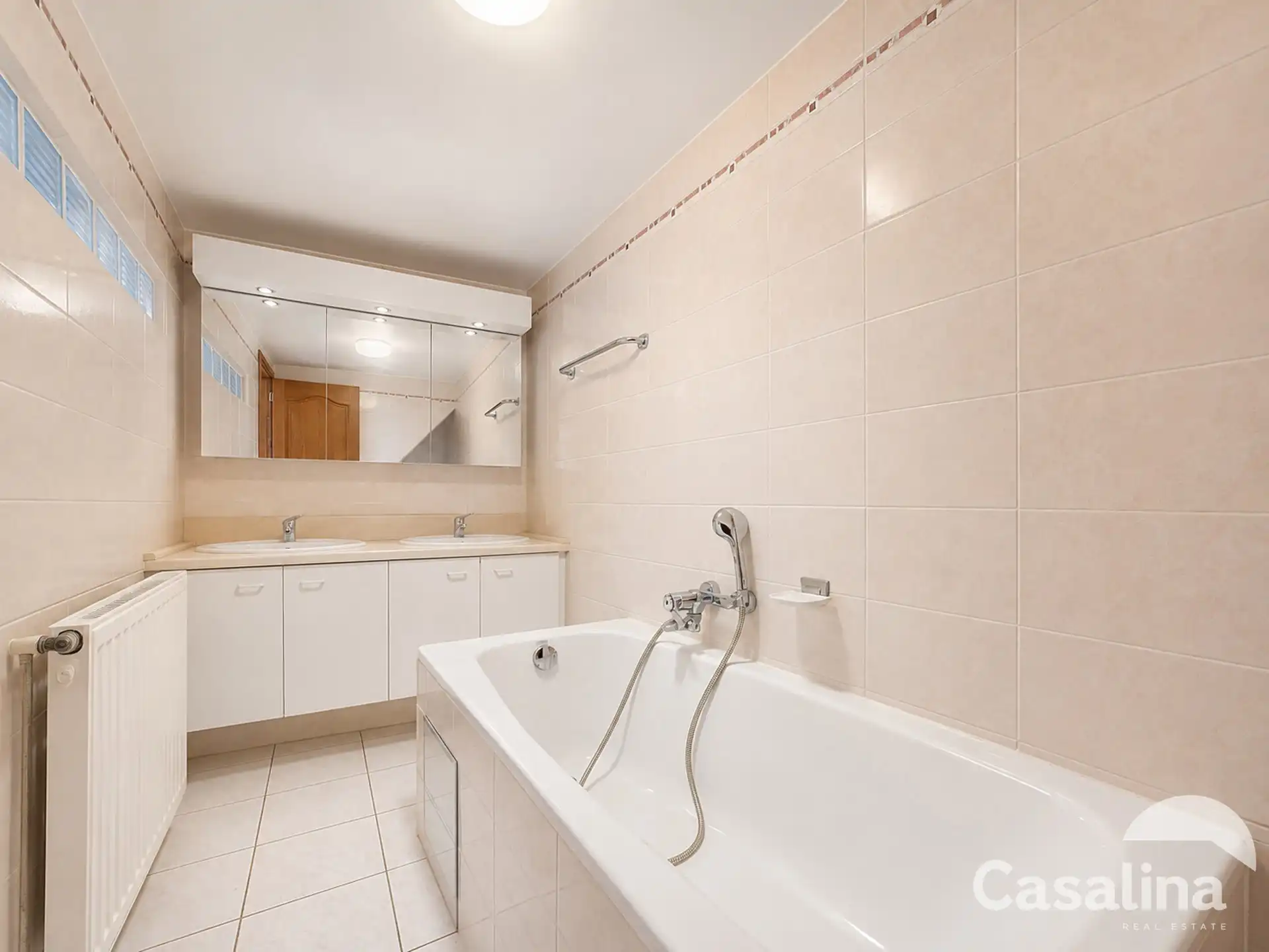 Character House – 3 Bedrooms, Garden & Garage foto 16