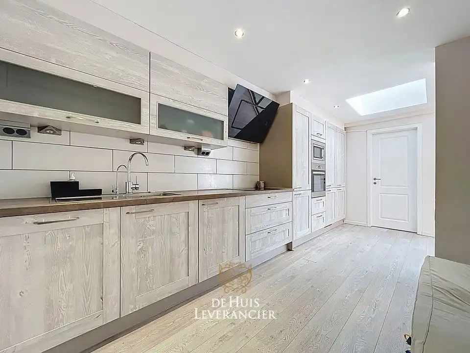 Ruimtelijke rijwoning met tuin en garage in de Altenawijk foto 13