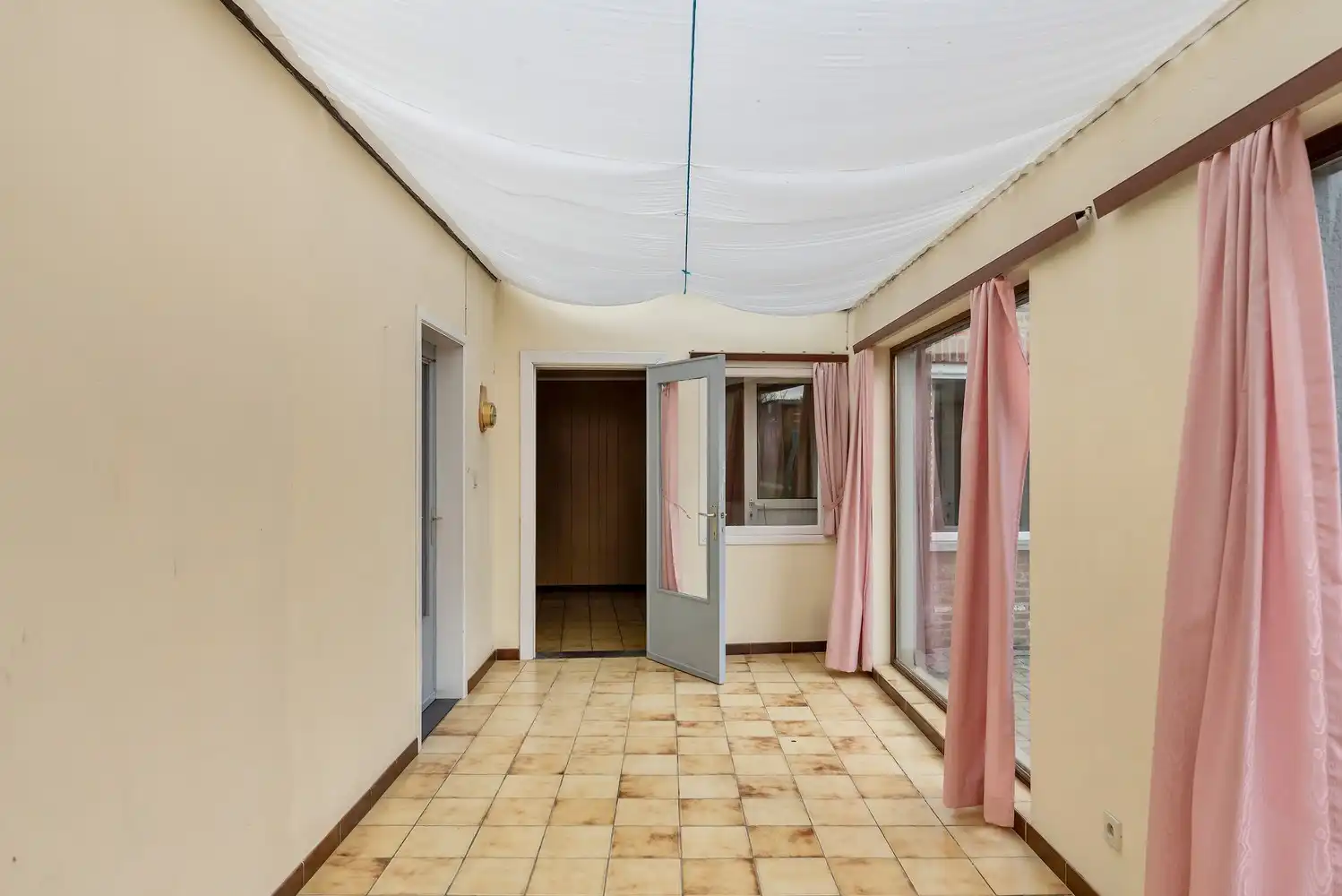 Ruime halfopen bebouwing foto 11