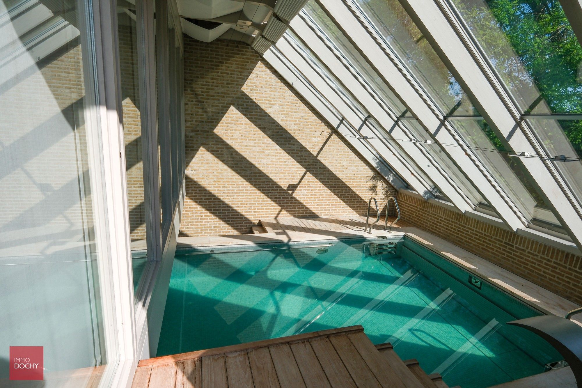 Ruime villa op toplocatie met afzonderlijke 2de woonst, praktijk of kantoorgebouw foto 13