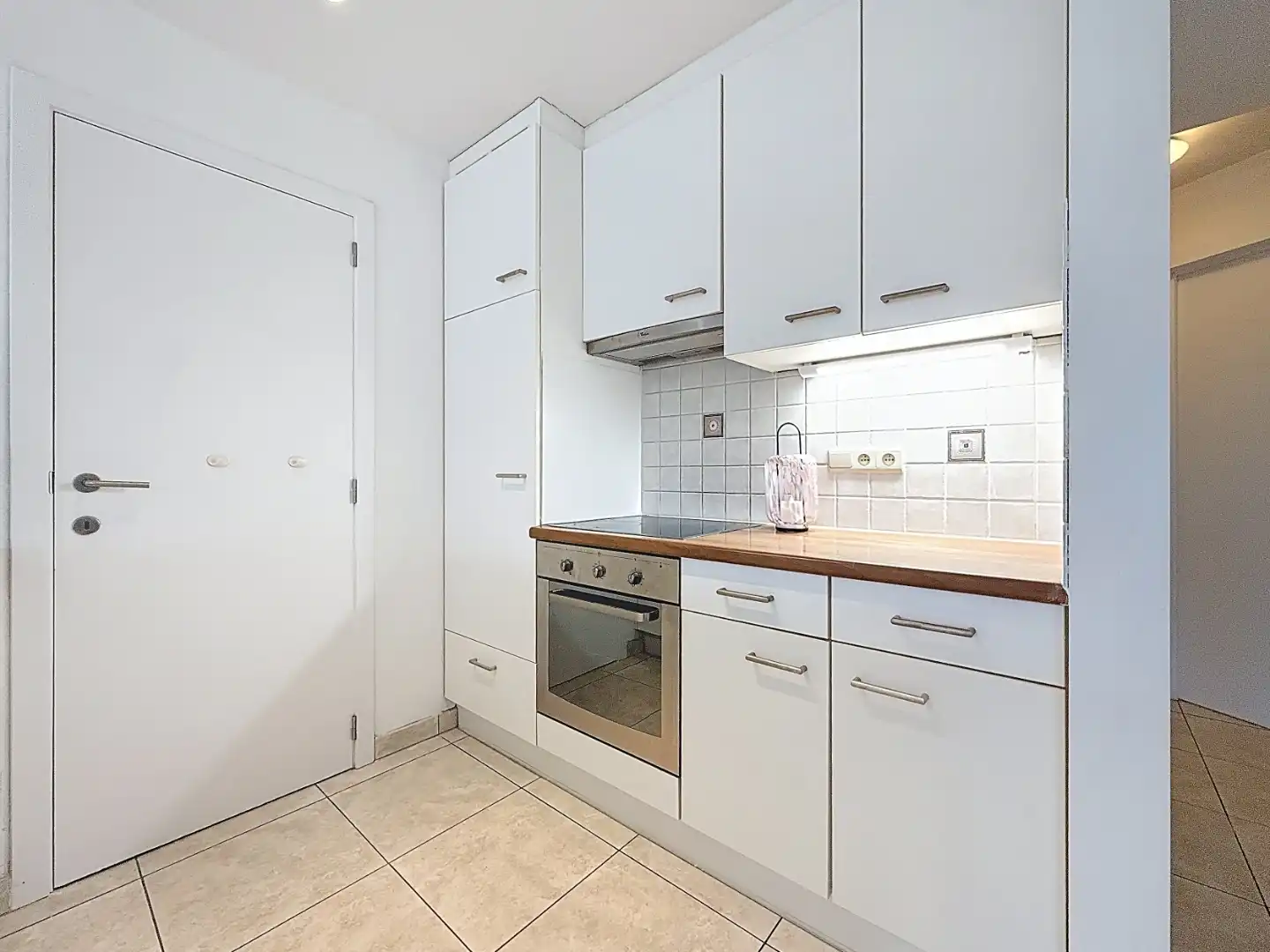 Instapklaar appartement met 2 slaapkamers aan de waterlijn van Nieuwpoort-stad. foto 6