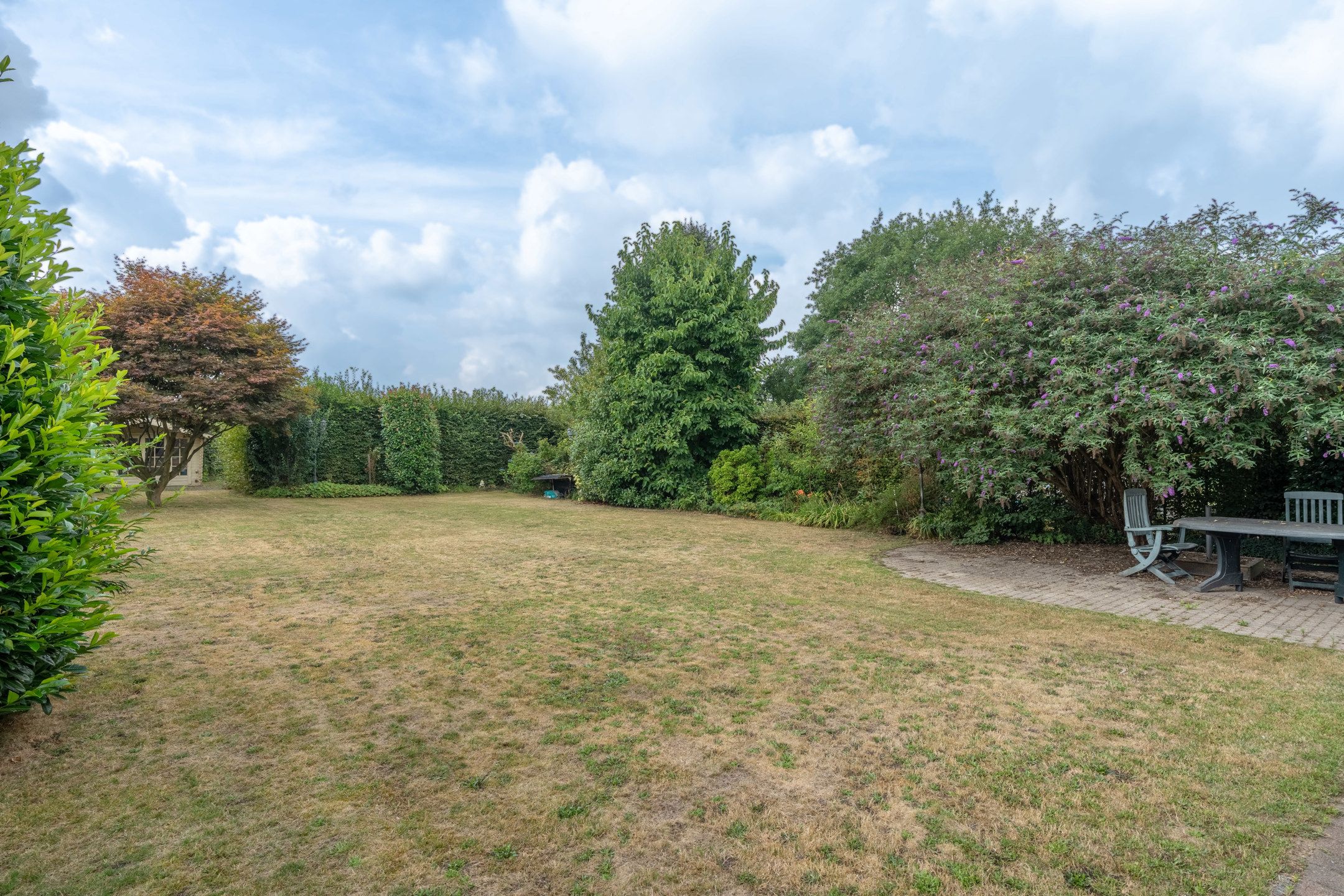 Ruime woning met 4 slpks op mooi zuidperceel van 1.041 m²  foto 47