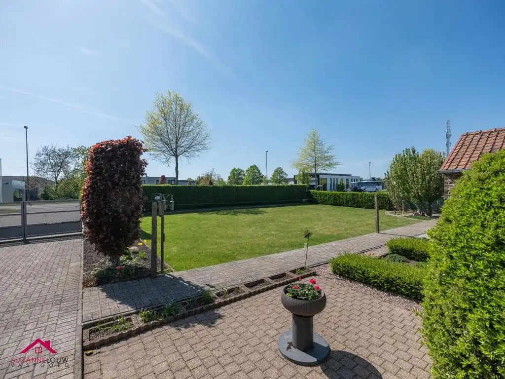 Instapklare, verzorgde half-vrijstaande gezinswoning foto 8