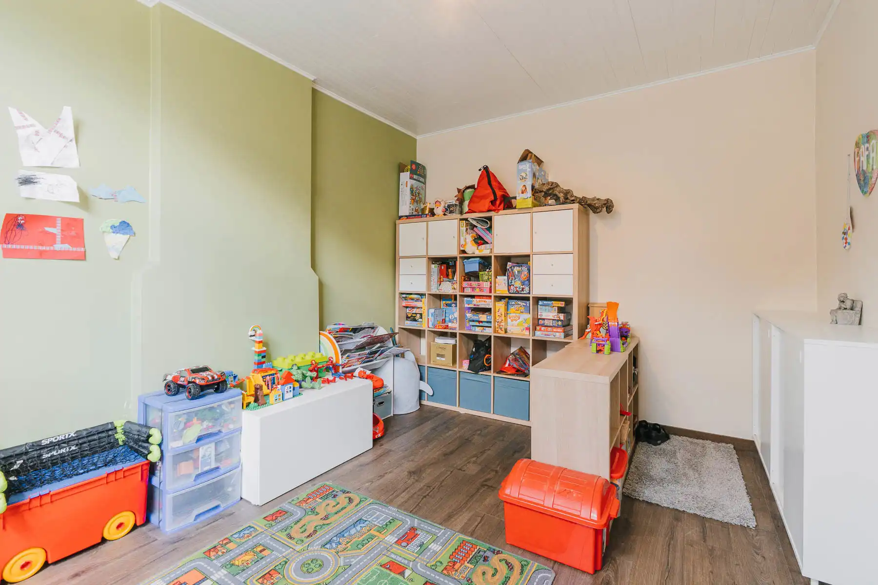 Halfopen bebouwing met centrale ligging foto 15