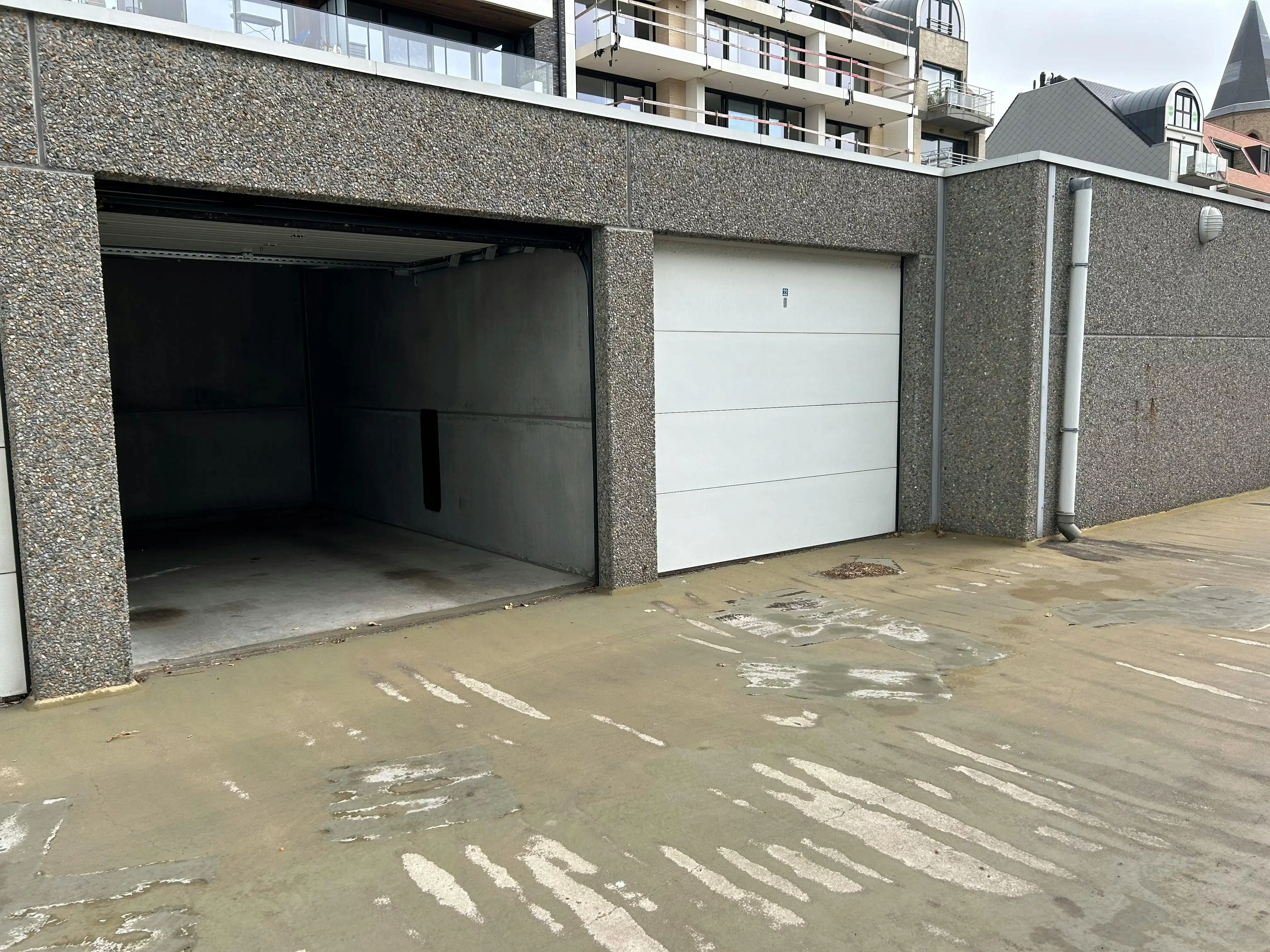 Garage te koop te centrum Middelkerke! foto 4
