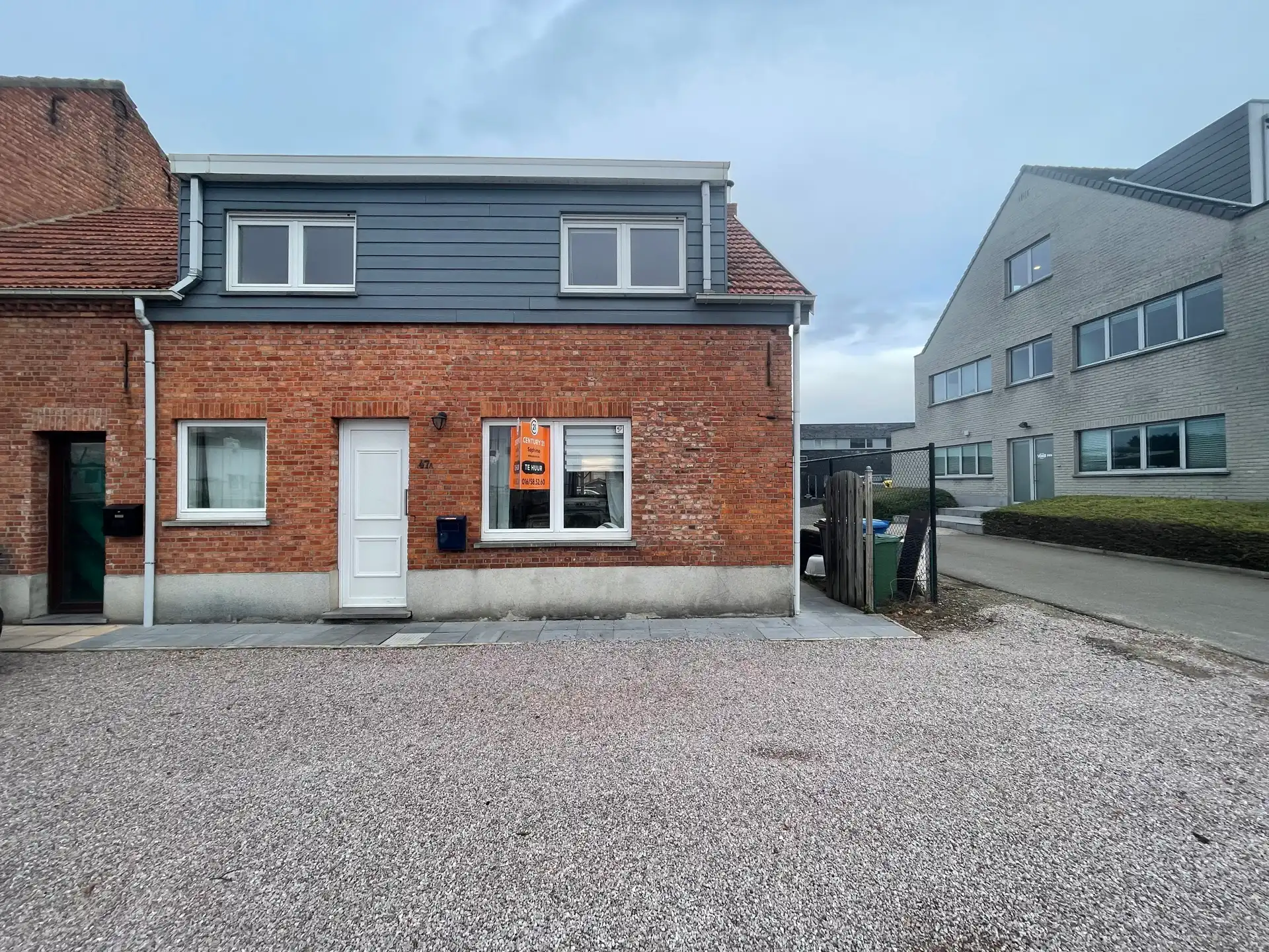 Woning op uitstekende locatie met drie slaapkamers en tuin foto {{pictureIndex}}