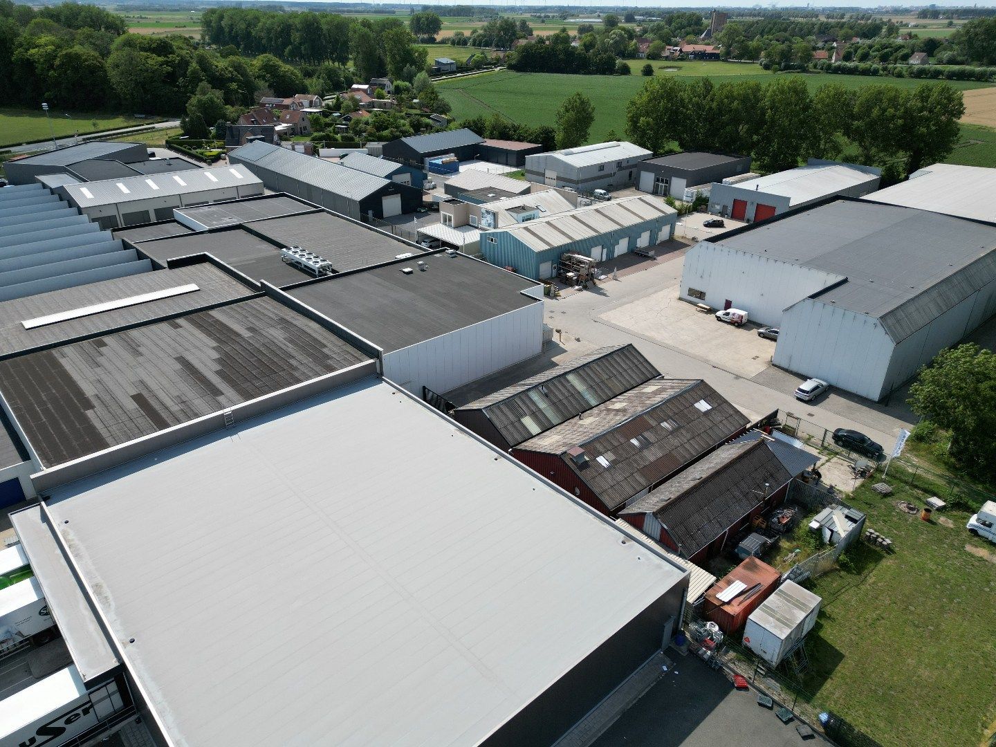 Bedrijfsruimte van 200 m² op industrieterrein Sluis te huur foto 8
