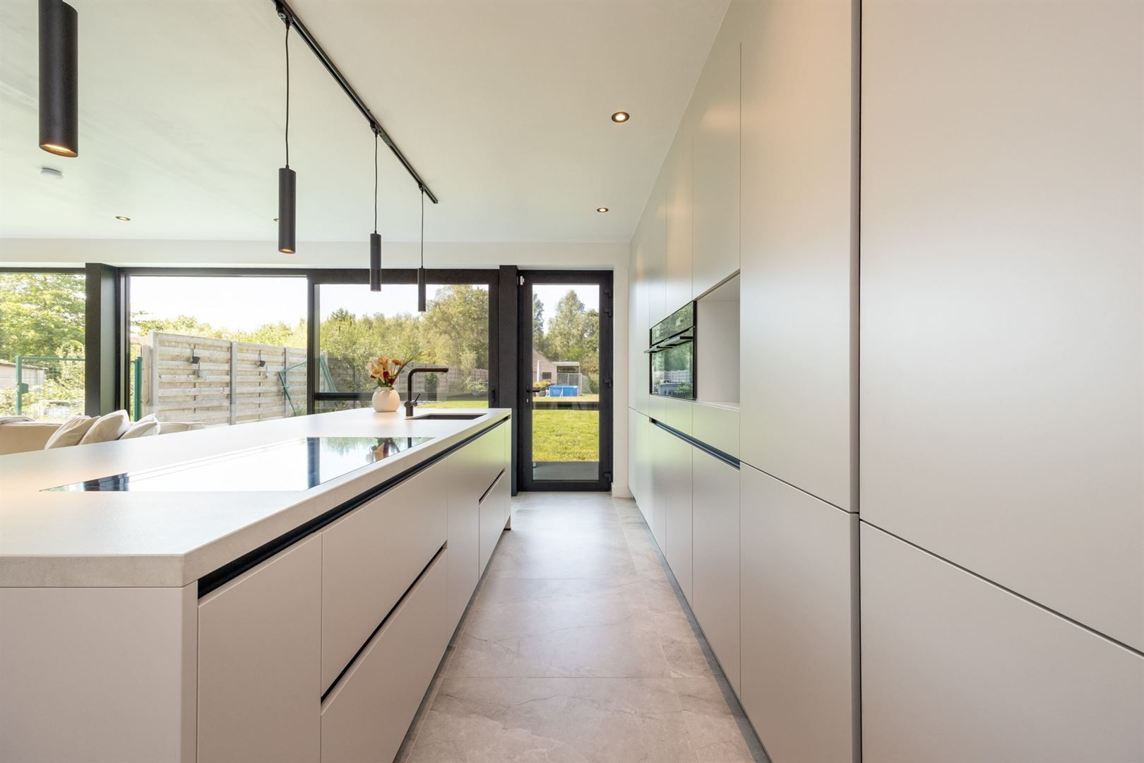 Woning met drie slaapkamers in een rustige omgeving foto 6