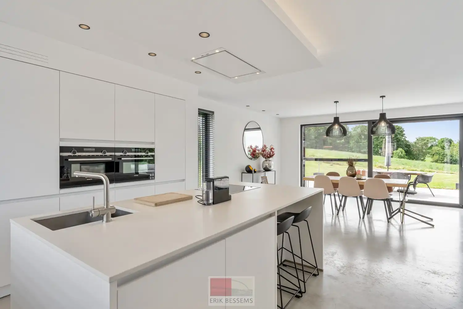 Energiezuinige, moderne woning met een bewoonbaar oppervlakte van circa 195 m², gelegen op een perceel van 776 m² in een rustige en groene omgeving. foto 8