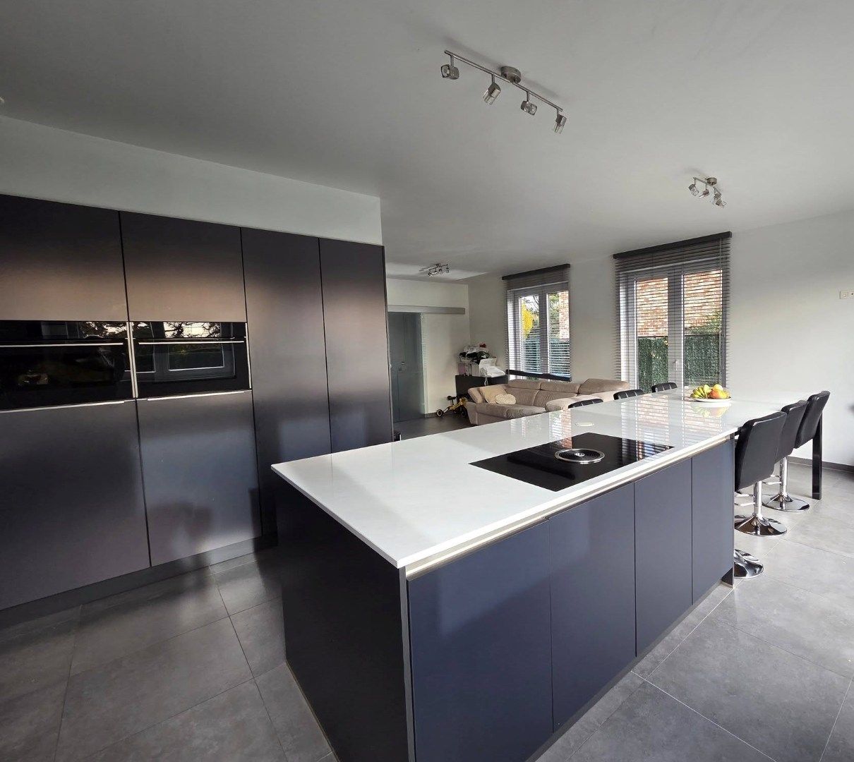 Moderne driegevelwoning met tuin en EPC A in Grimbergen. foto 4