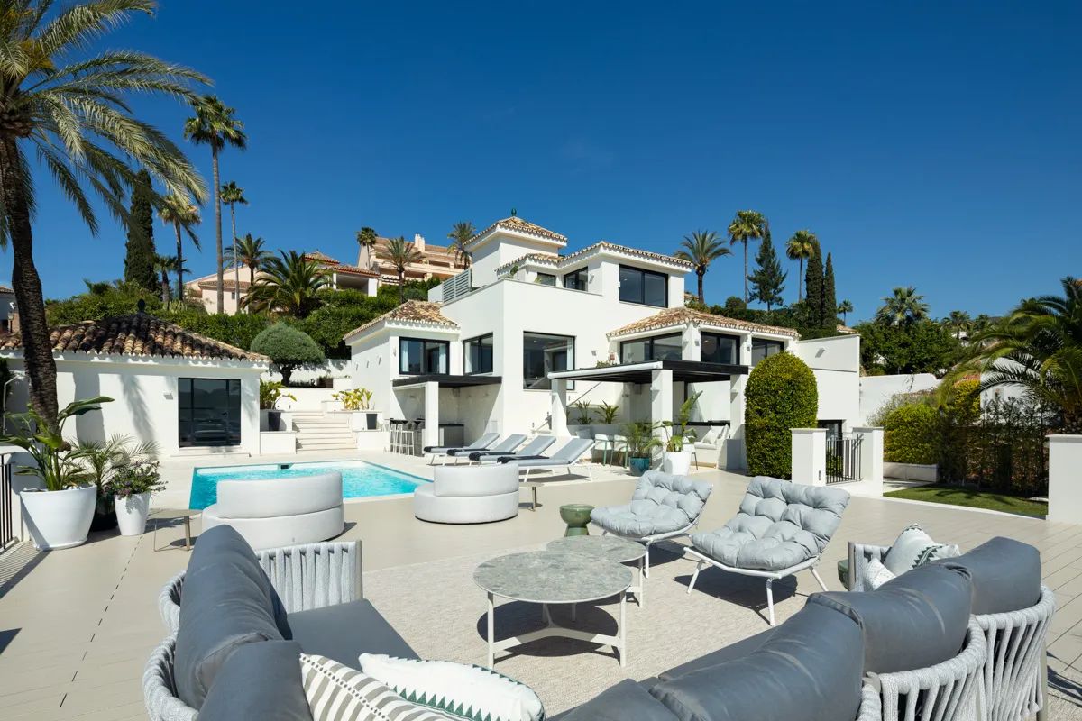 ()=>{if(producerUpdateValueVersion(node),producerAccessed(node),node.value===ERRORED)throw node.error;return node.value} Villa Seraphina - 29600 Nueva Andalucia