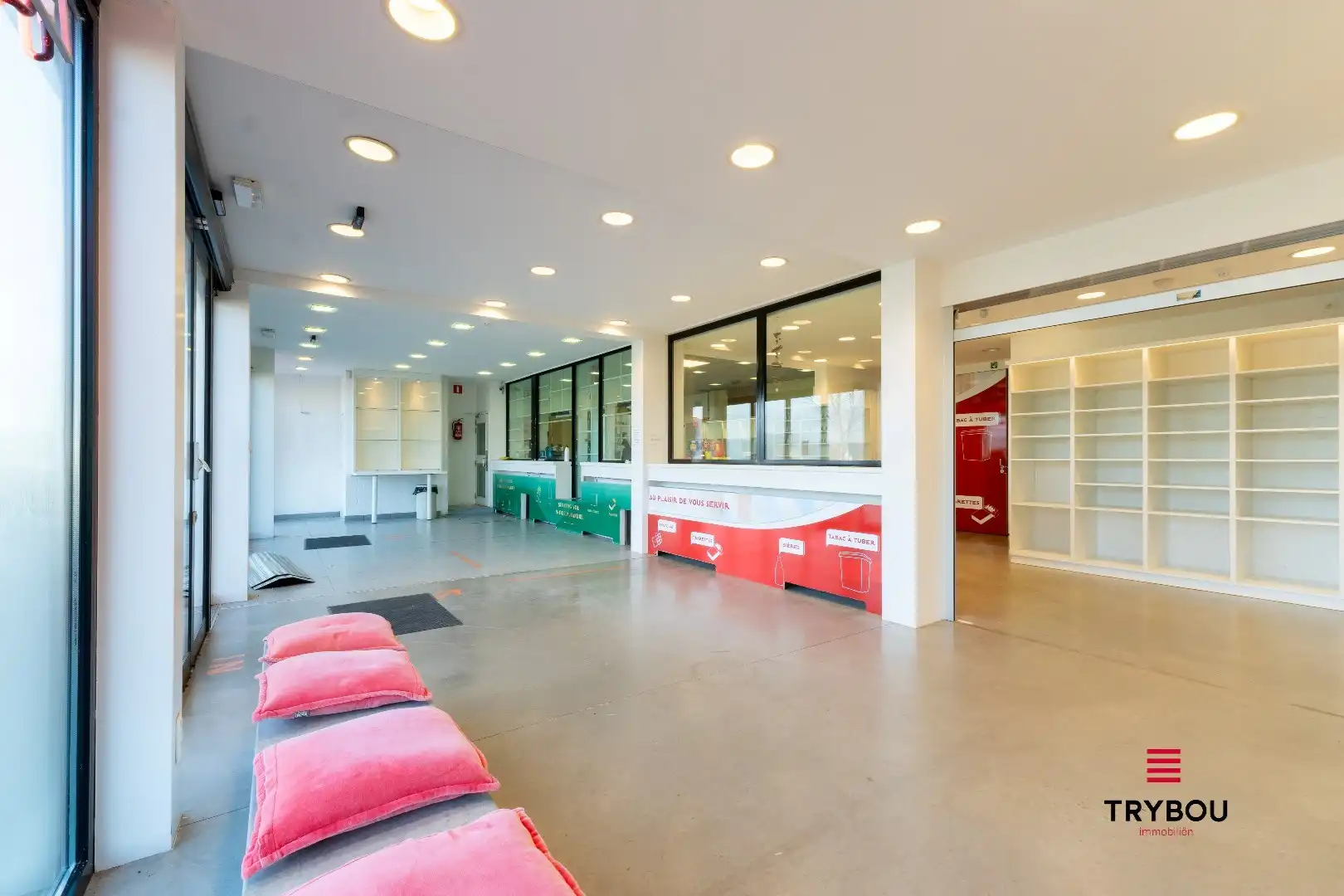 Commercieel pand met woonmogelijkheden op uitstekende ligging foto 4