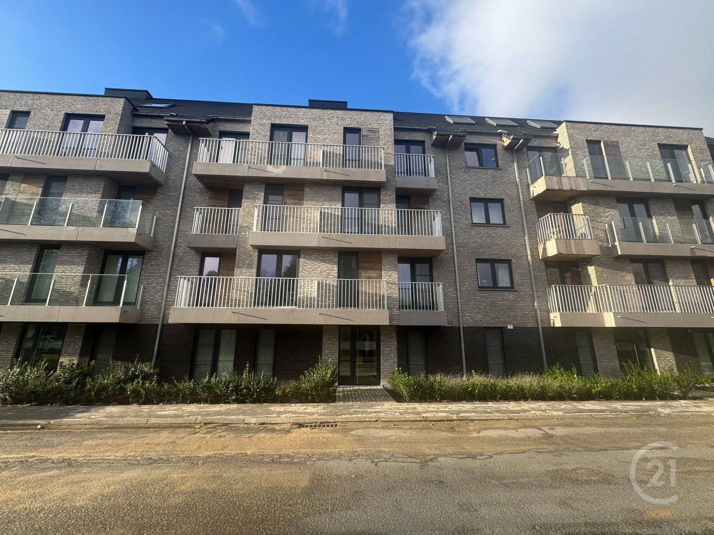 Nieuwbouwappartement met ruim zuidgericht terras inclusief buitenparkeerplaats foto 21