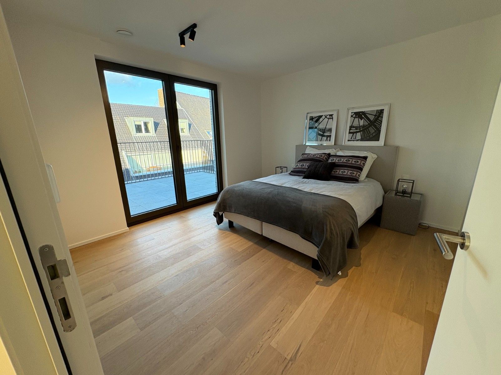 EXCLUSIEF EN LUXUEUS WONEN OP EEN BOOGSCHEUT VAN DE MARKT IN WAREGEM foto 16