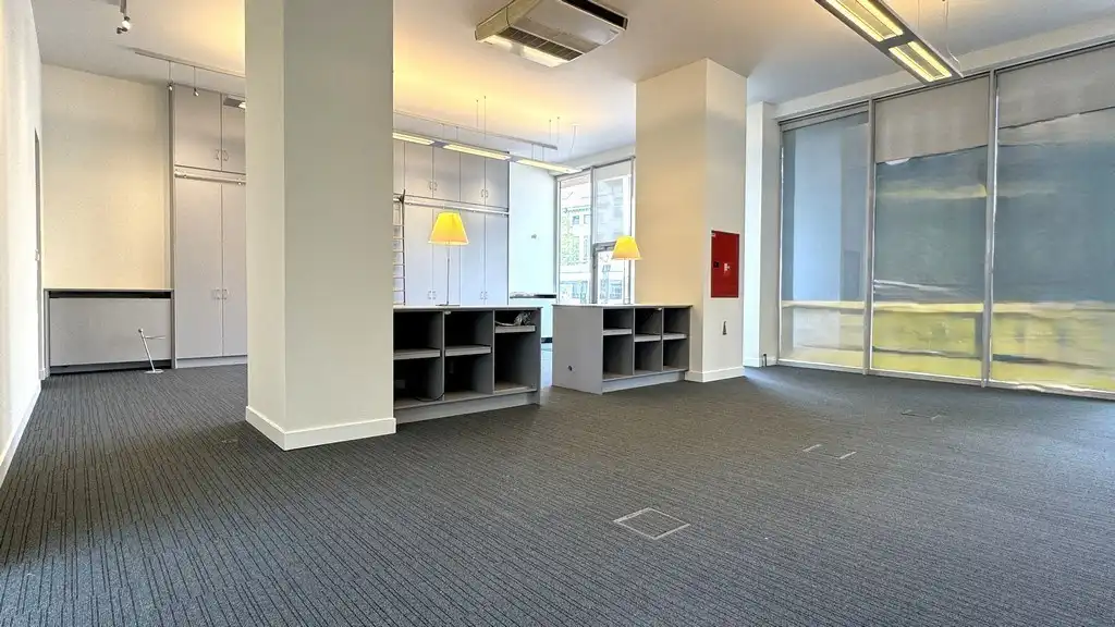 Commercieel gelijkvloers kantoor te koop nabij Singel te Berchem foto 3