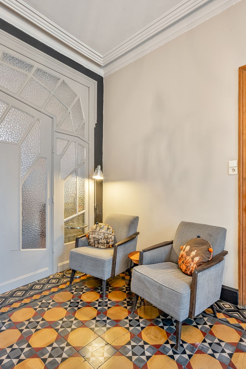 Karaktervolle woning te koop met 5 slaapkamers foto 12
