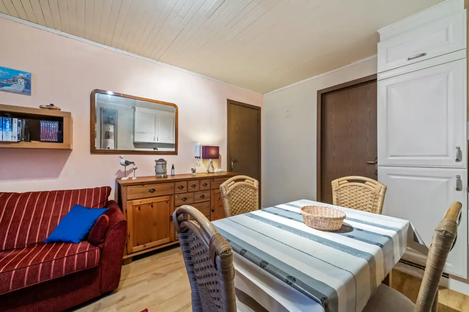 Charmant instapklaar één slaapkamer appartement in een rustige residentie foto 3