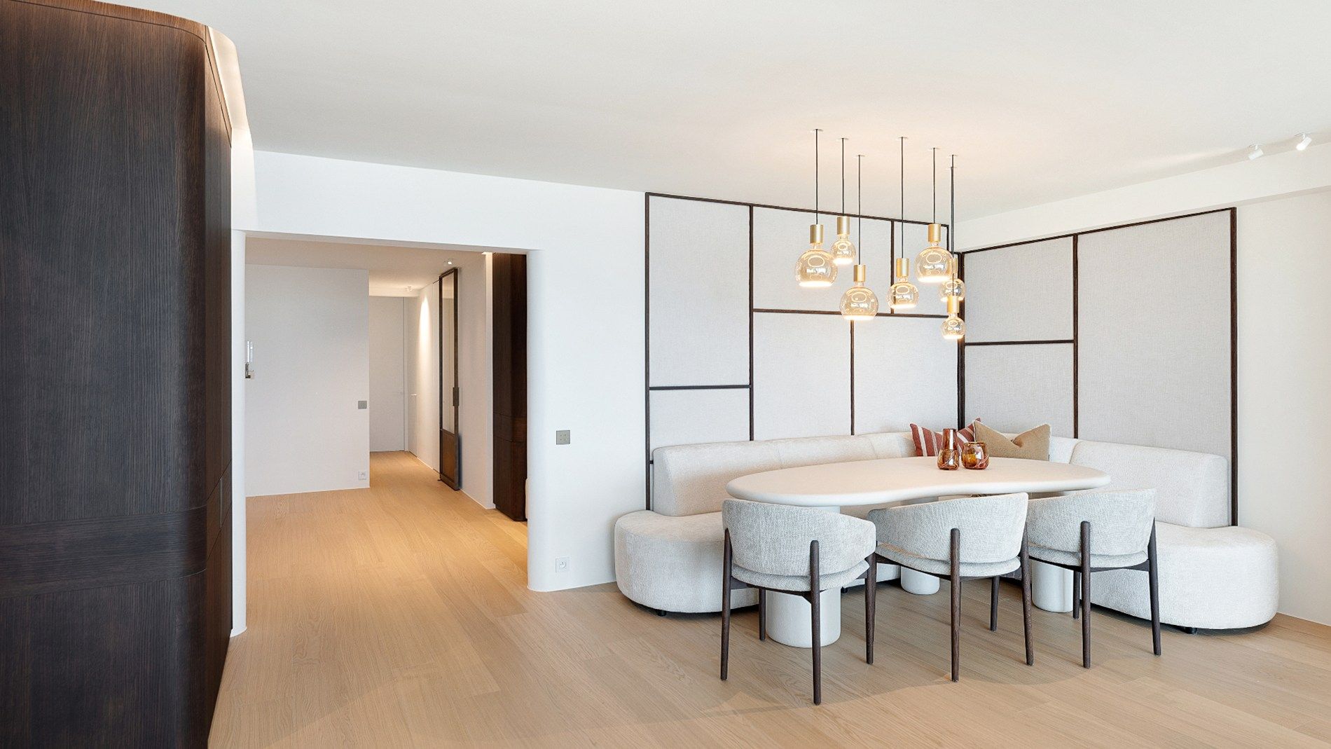 Exclusief, uiterst luxueus afgewerkt appartement gelegen op de Zeedijk Zoute. Aankoop parking mogelijk foto 2