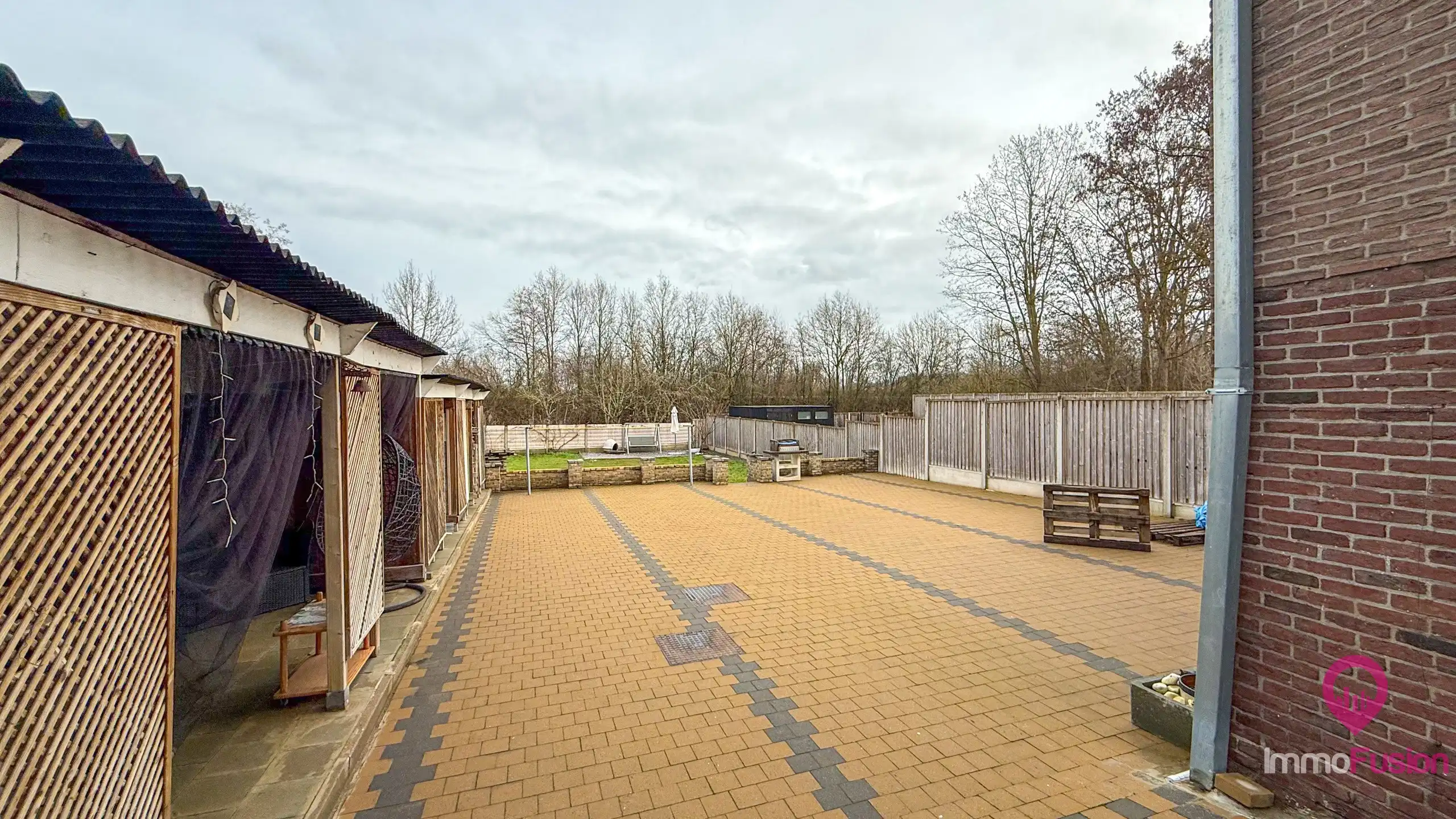 Instapklare woning met grote tuin dichtbij autostrade! foto 36