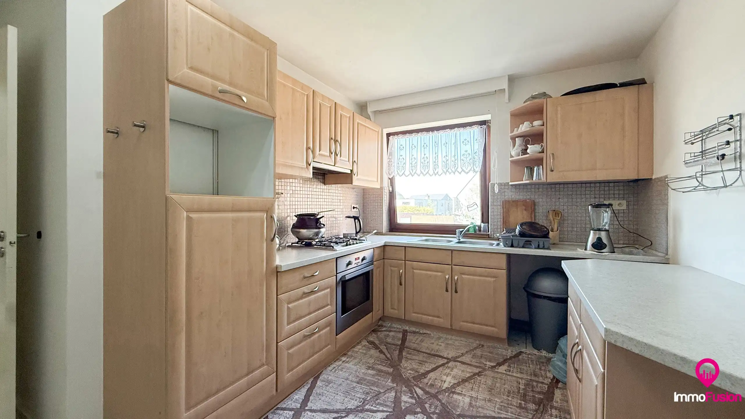 Ruim appartement met 3 slaapkamers en tuin nabij het centrum foto 8