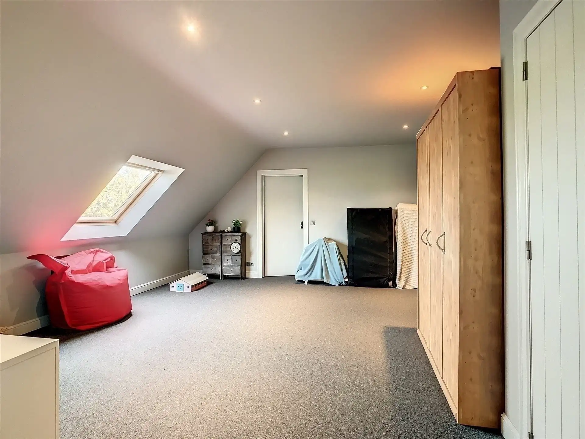 Hoogwaardig afgewerkte pastorijwoning met 6 paardenstallen  op 2563m² (optie extra grond) foto 33