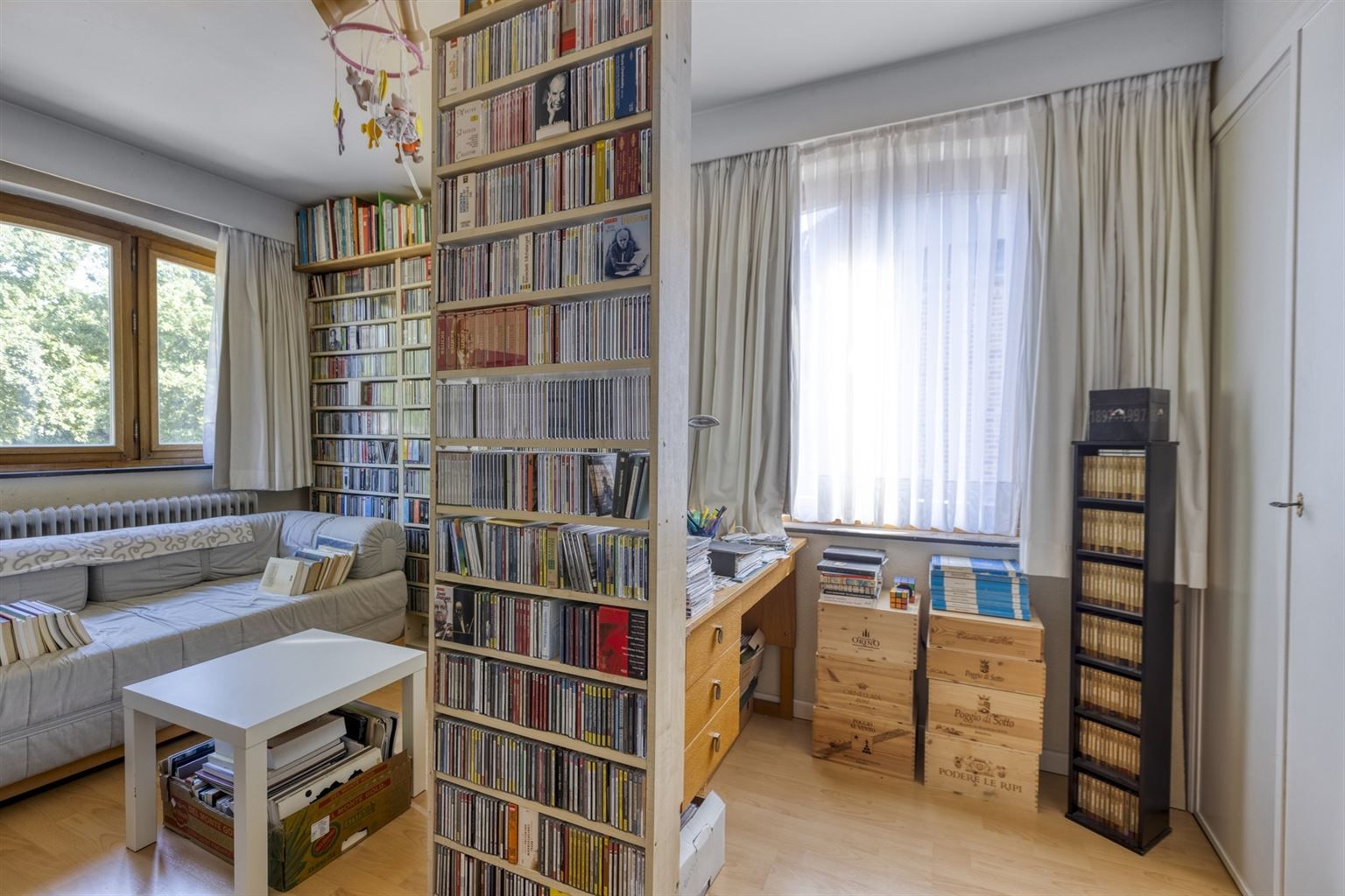 Karaktervolle, vrijstaande woning met 4 slaapkamers, veranda, dubbele garage, volledig onderkelderd op een perceel van 17a48ca, centraal gelegen bij het centrum. foto 26